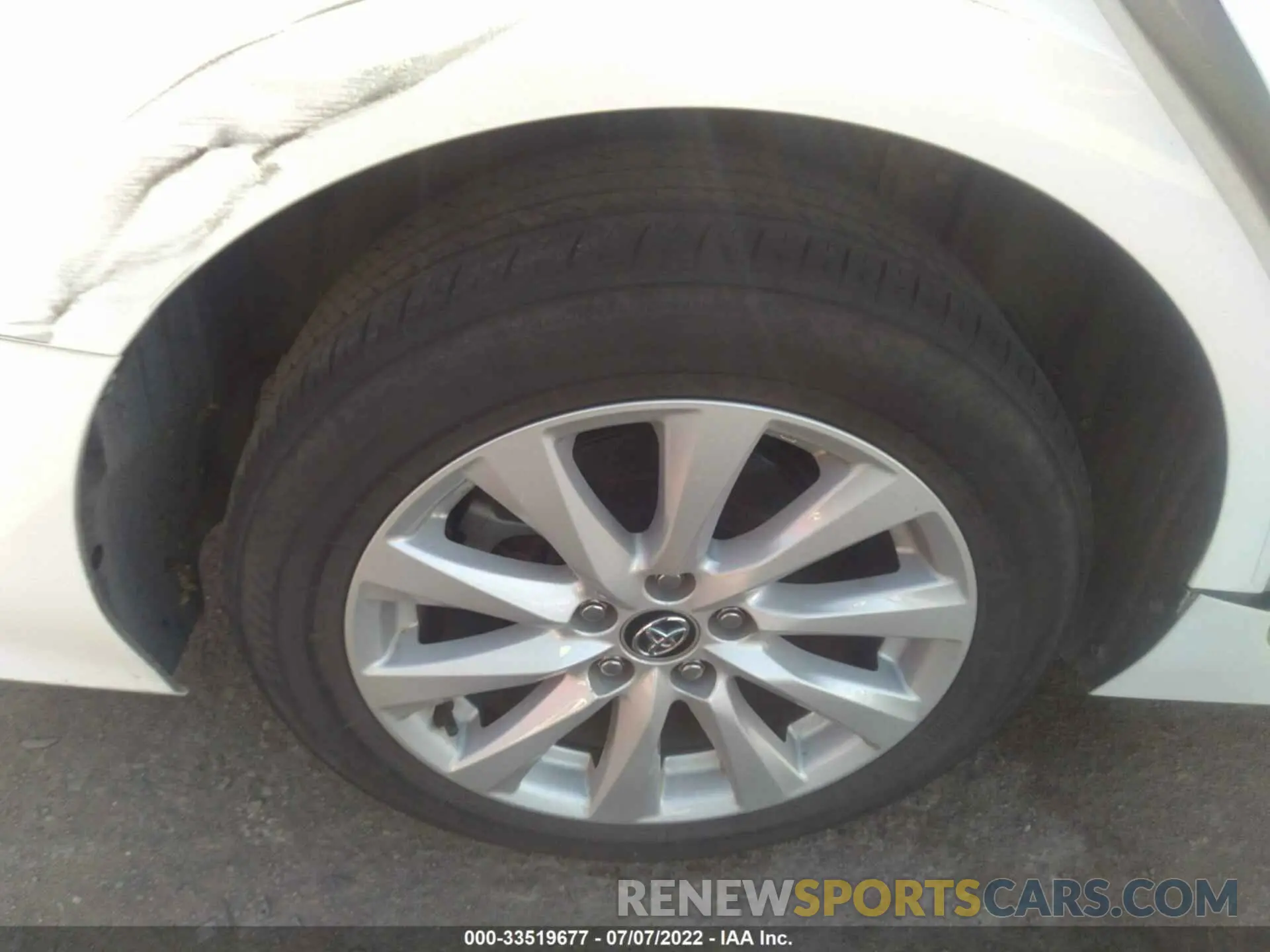 15 Photograph of a damaged car 4T1C11AK9LU326369 TOYOTA CAMRY 2020
