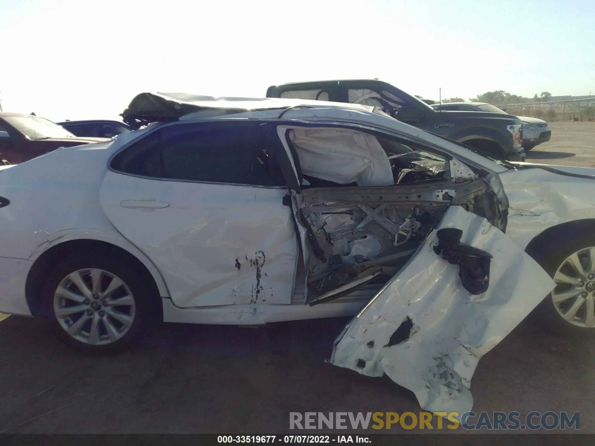 6 Photograph of a damaged car 4T1C11AK9LU326369 TOYOTA CAMRY 2020