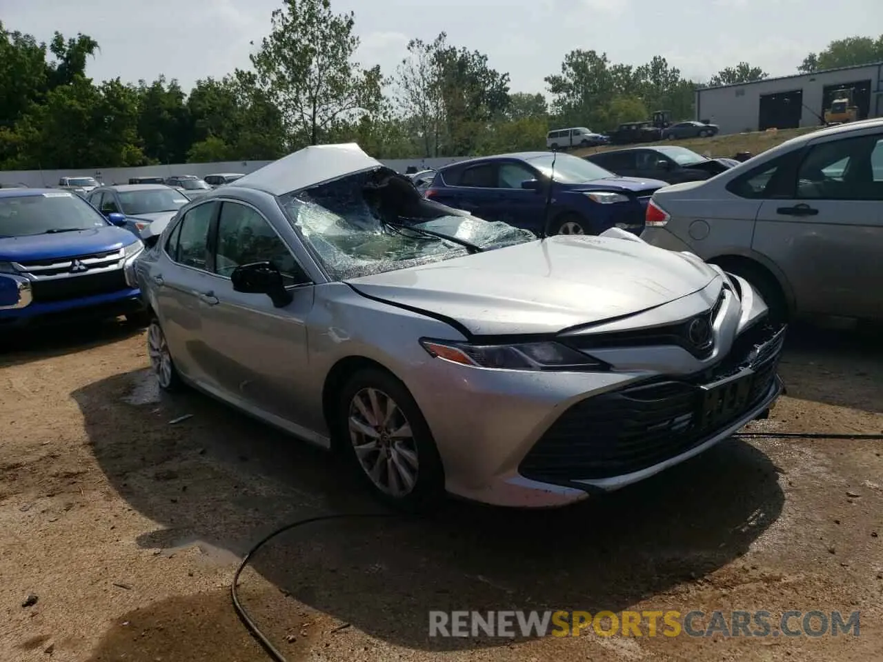 4 Photograph of a damaged car 4T1C11AK9LU346086 TOYOTA CAMRY 2020