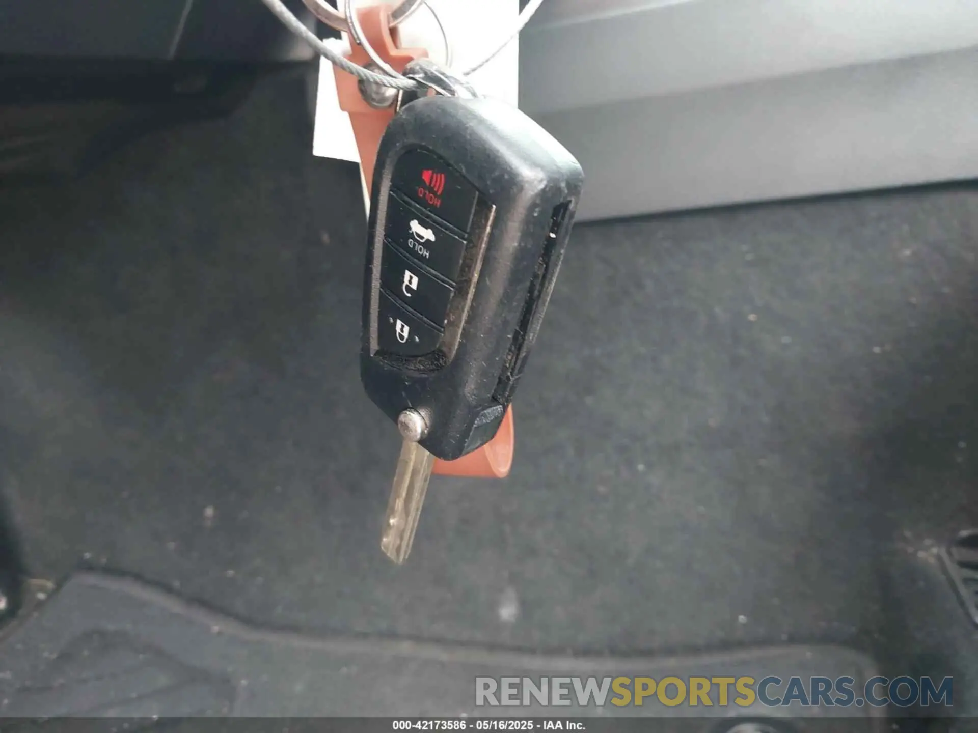 11 Photograph of a damaged car 4T1C11AK9LU367567 TOYOTA CAMRY 2020