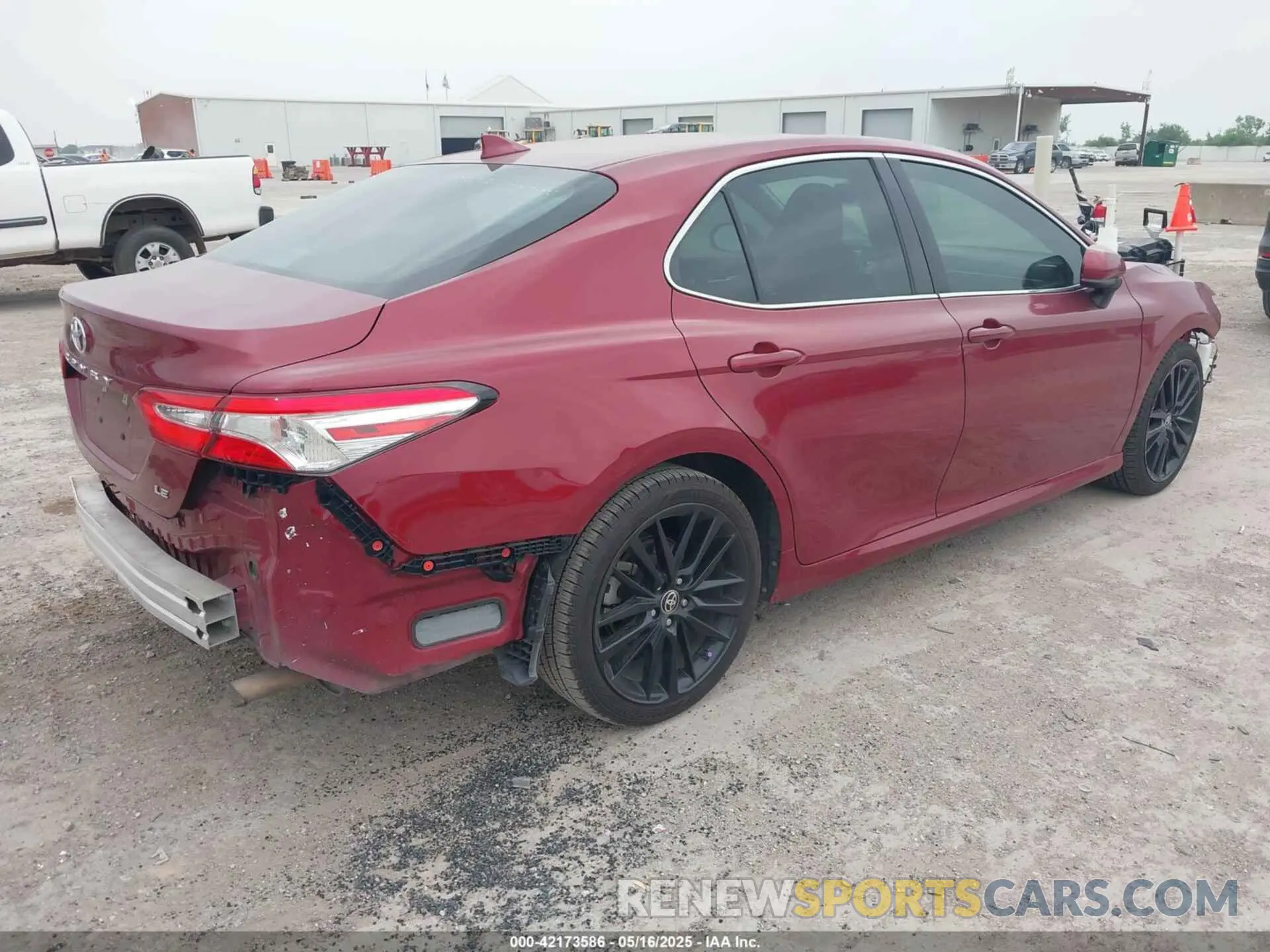 4 Photograph of a damaged car 4T1C11AK9LU367567 TOYOTA CAMRY 2020