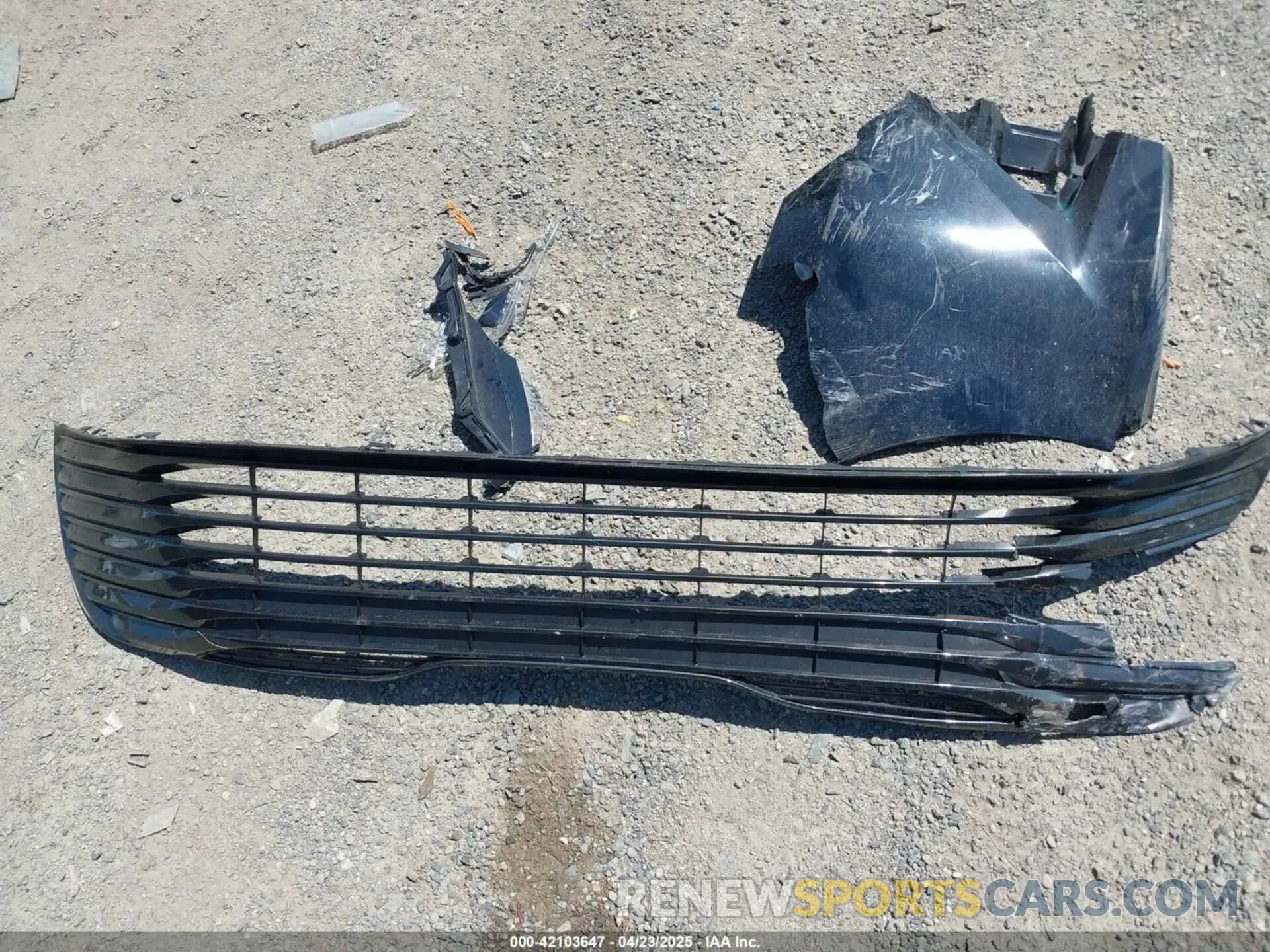 12 Photograph of a damaged car 4T1C11AK9LU387012 TOYOTA CAMRY 2020