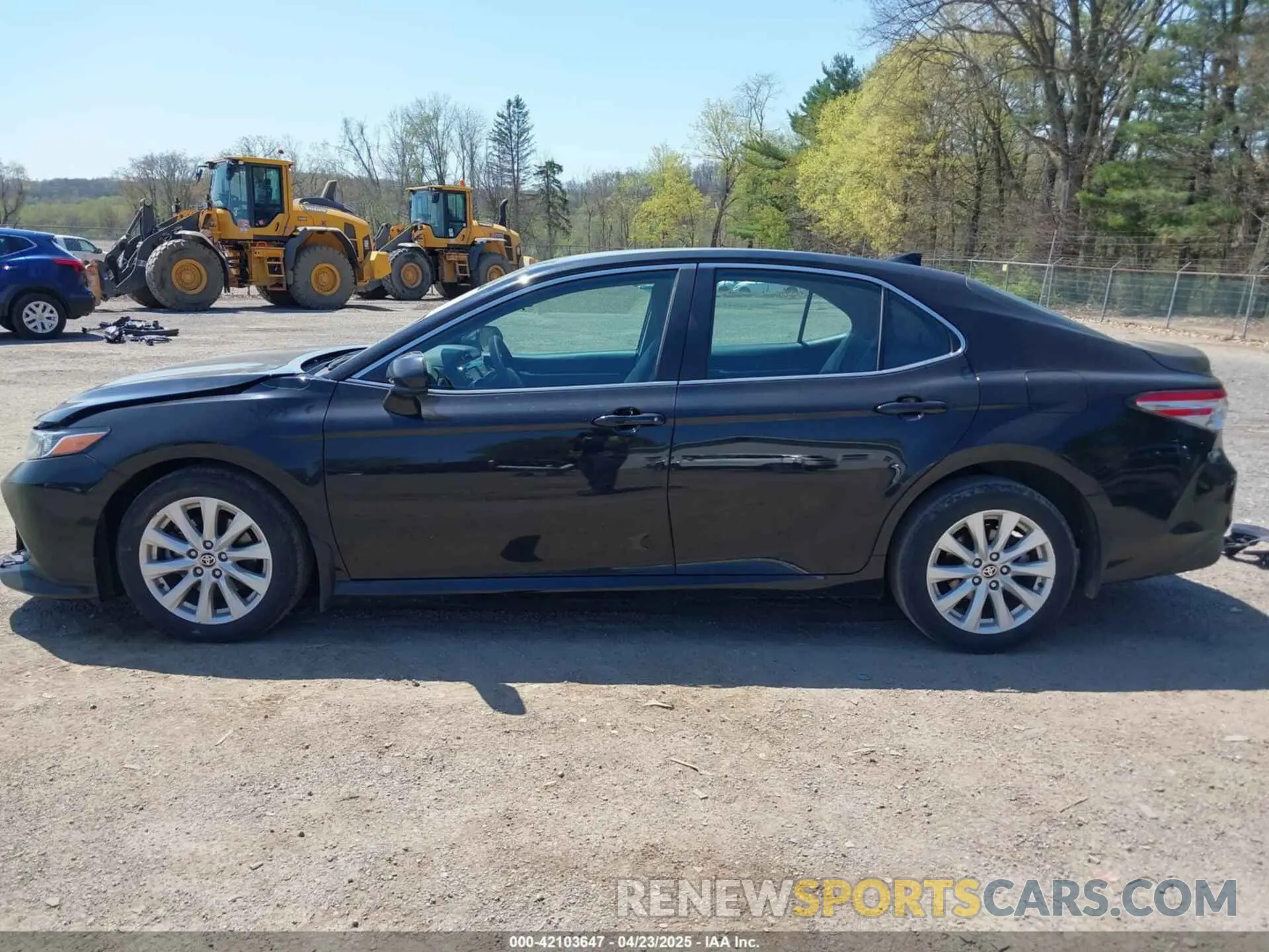 15 Photograph of a damaged car 4T1C11AK9LU387012 TOYOTA CAMRY 2020