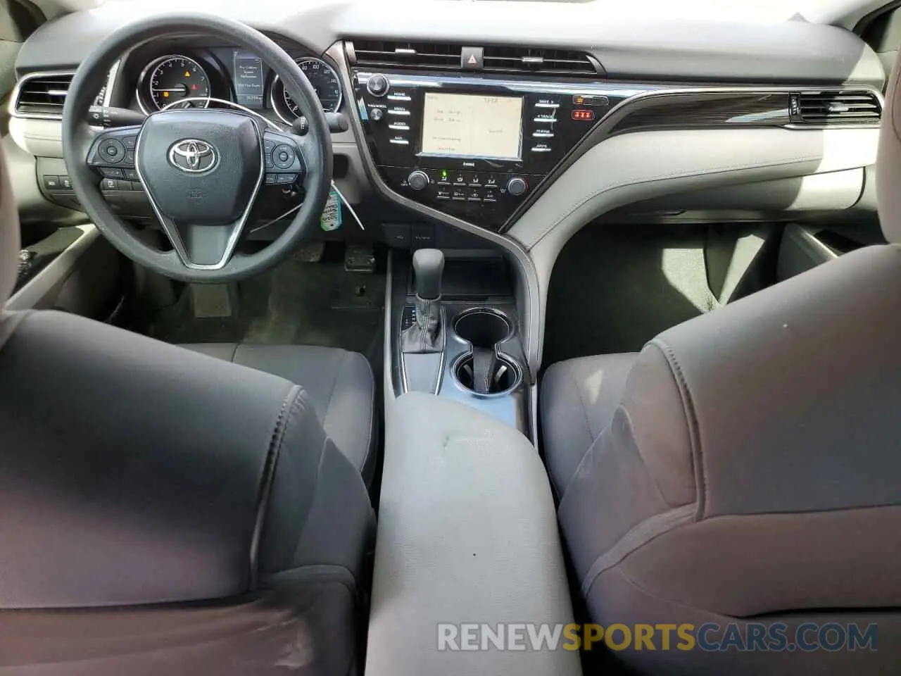 8 Фотография поврежденного автомобиля 4T1C11AK9LU504670 TOYOTA CAMRY 2020
