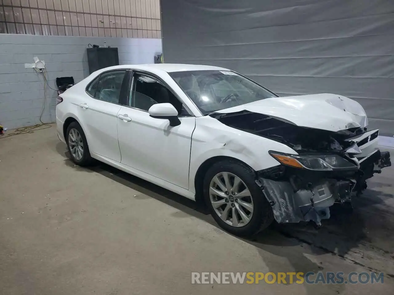 4 Photograph of a damaged car 4T1C11AK9LU863680 TOYOTA CAMRY 2020