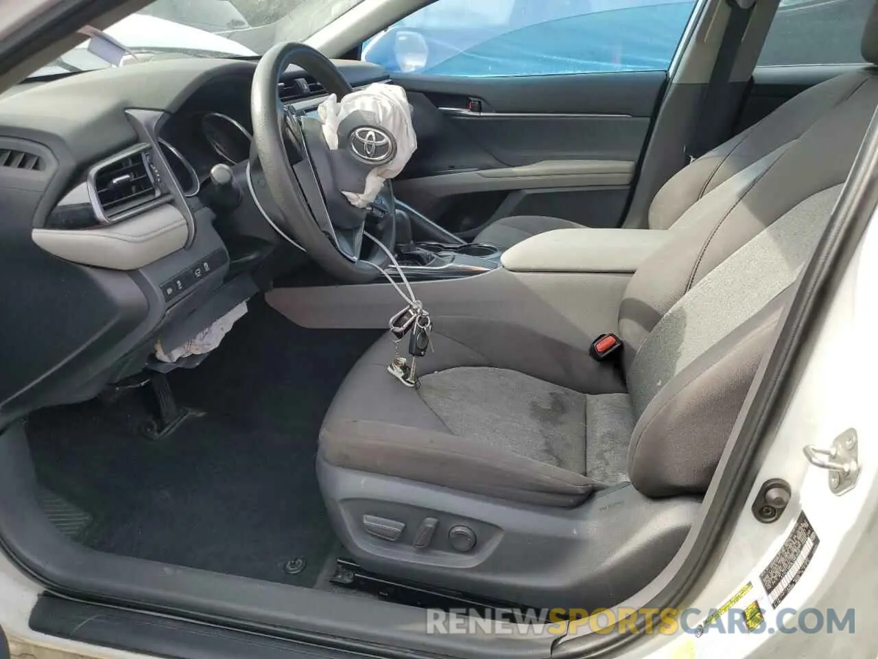 7 Photograph of a damaged car 4T1C11AK9LU863680 TOYOTA CAMRY 2020