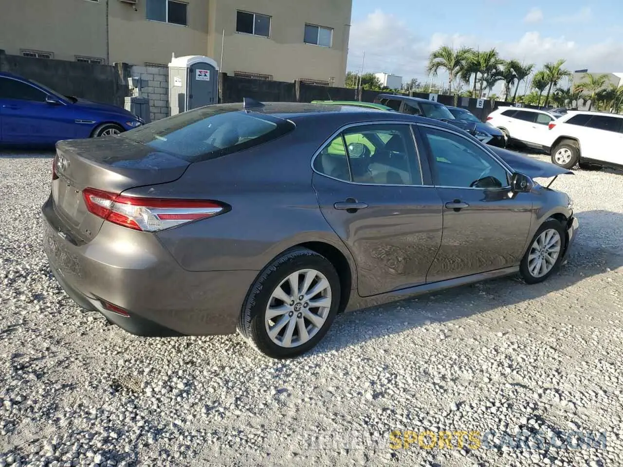 3 Photograph of a damaged car 4T1C11AK9LU900128 TOYOTA CAMRY 2020