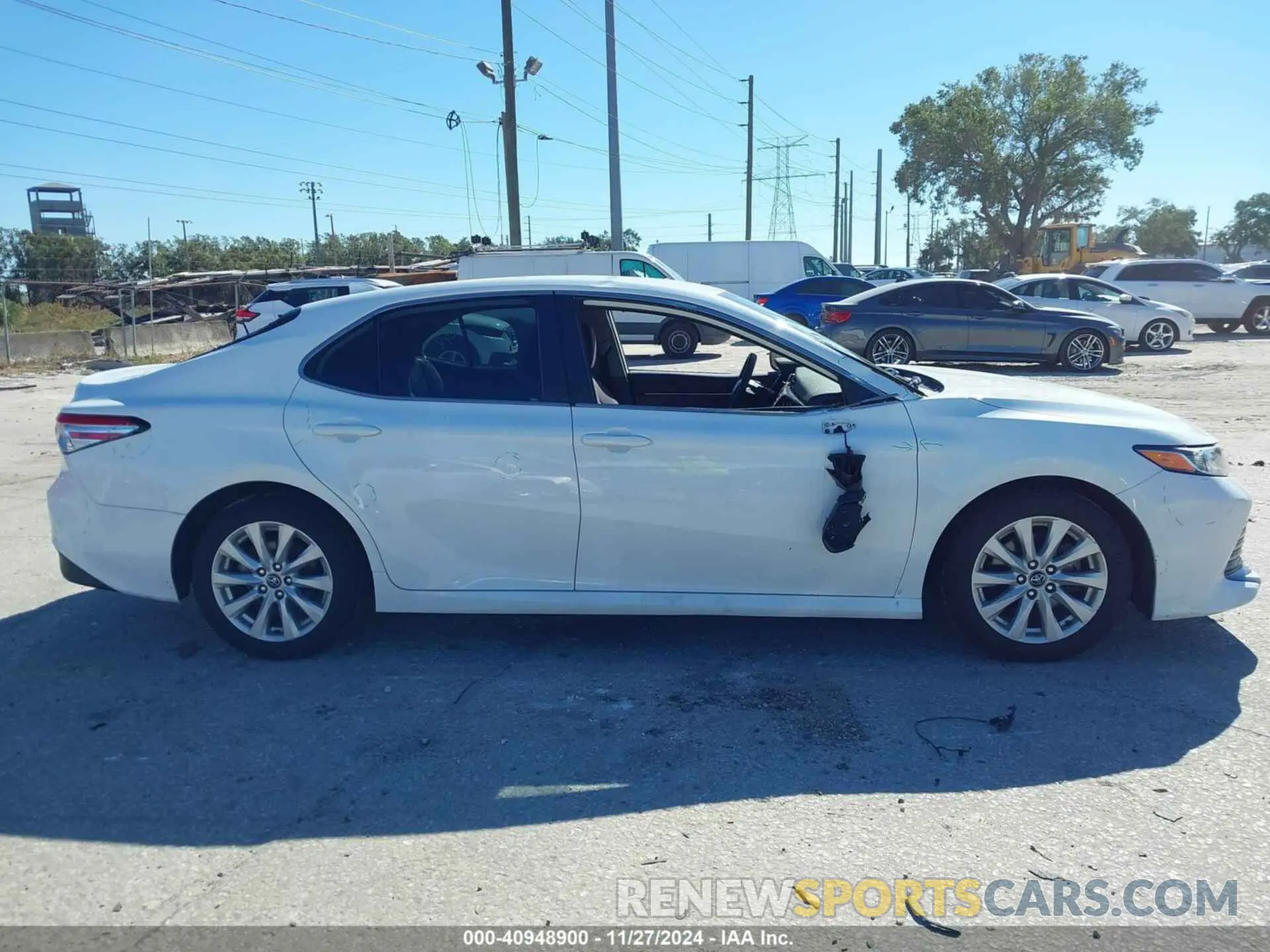 13 Photograph of a damaged car 4T1C11AK9LU926759 TOYOTA CAMRY 2020