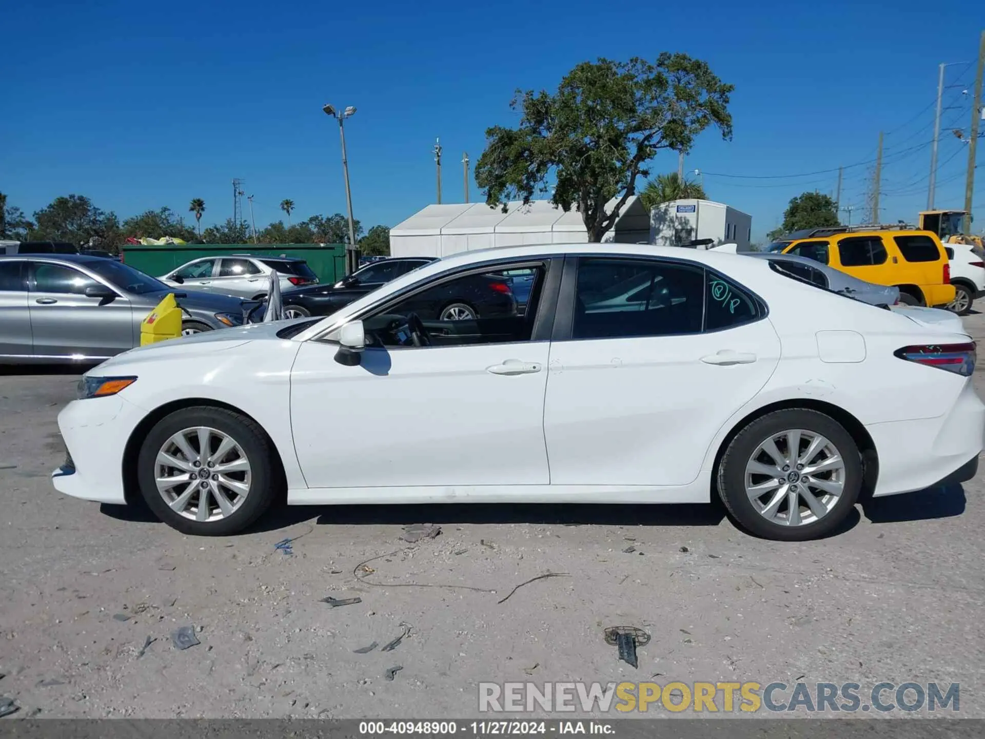 14 Photograph of a damaged car 4T1C11AK9LU926759 TOYOTA CAMRY 2020