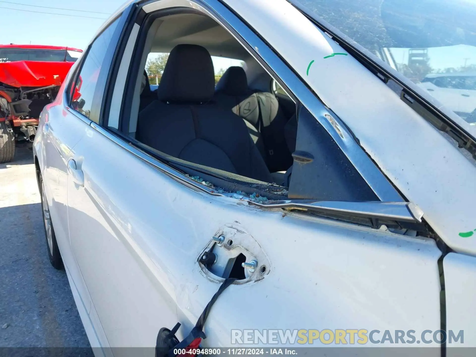 18 Photograph of a damaged car 4T1C11AK9LU926759 TOYOTA CAMRY 2020