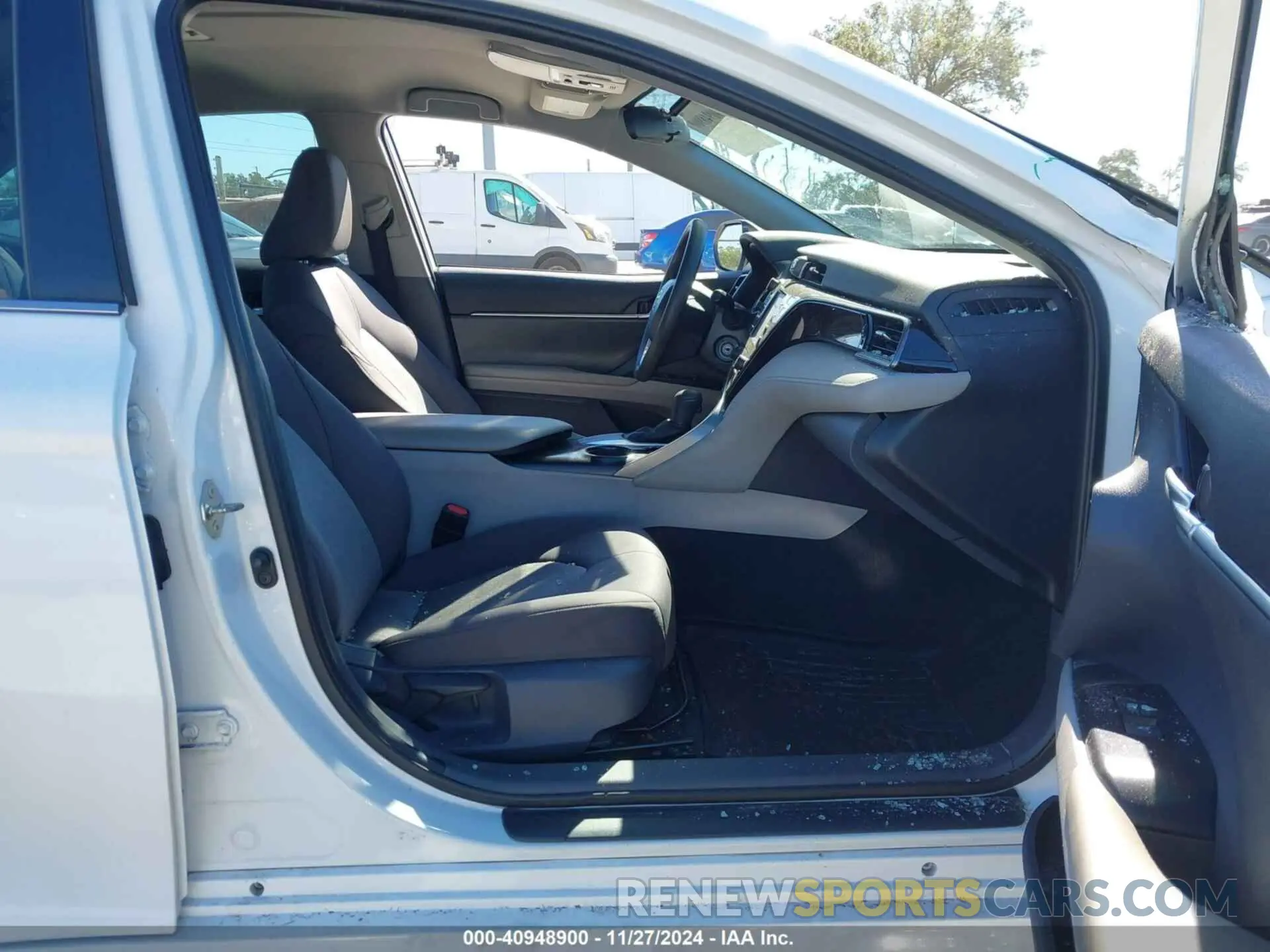 5 Photograph of a damaged car 4T1C11AK9LU926759 TOYOTA CAMRY 2020