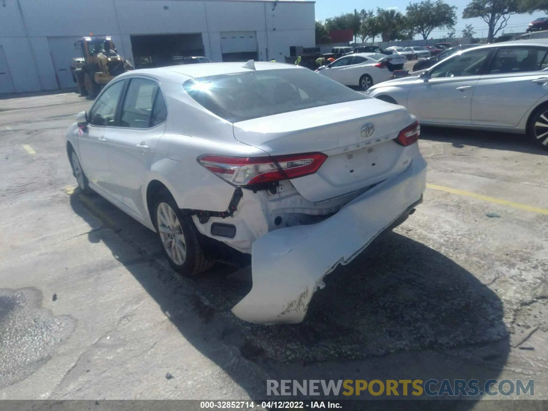 3 Photograph of a damaged car 4T1C11AK9LU931735 TOYOTA CAMRY 2020