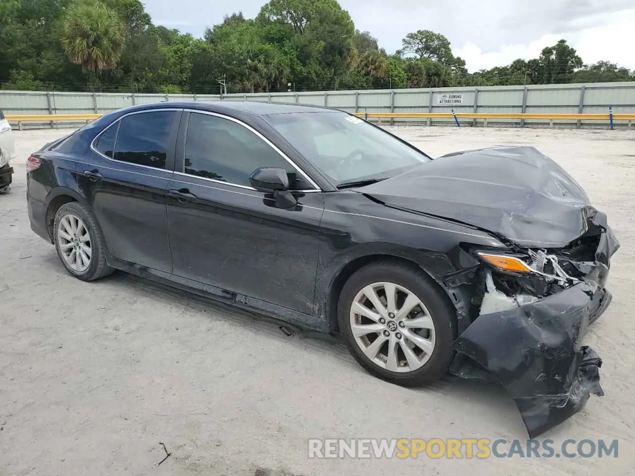4 Photograph of a damaged car 4T1C11AK9LU933243 TOYOTA CAMRY 2020