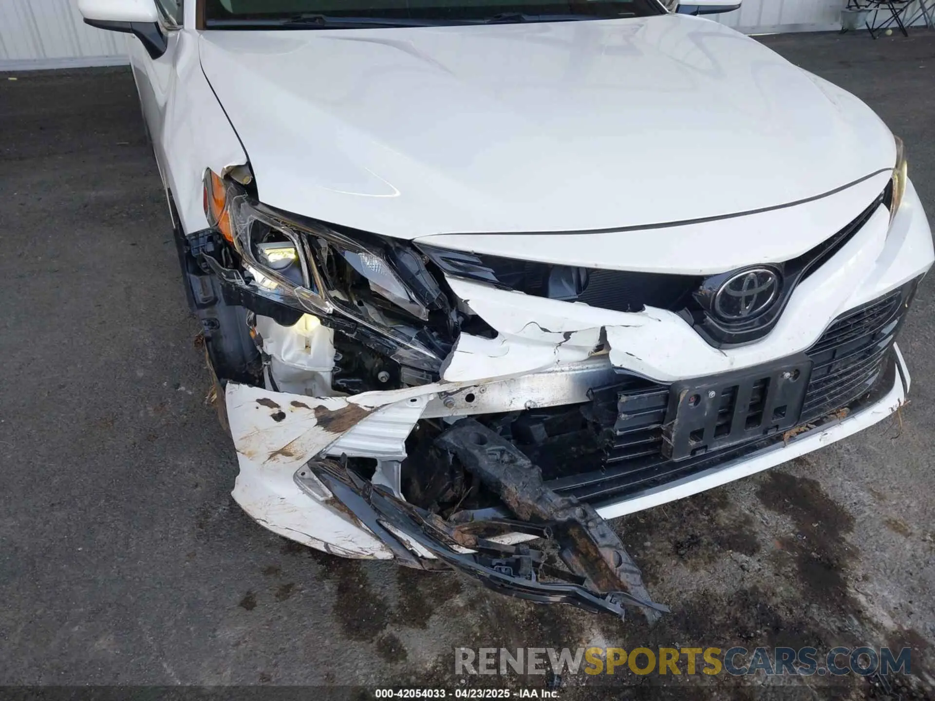 6 Photograph of a damaged car 4T1C11AK9LU935025 TOYOTA CAMRY 2020