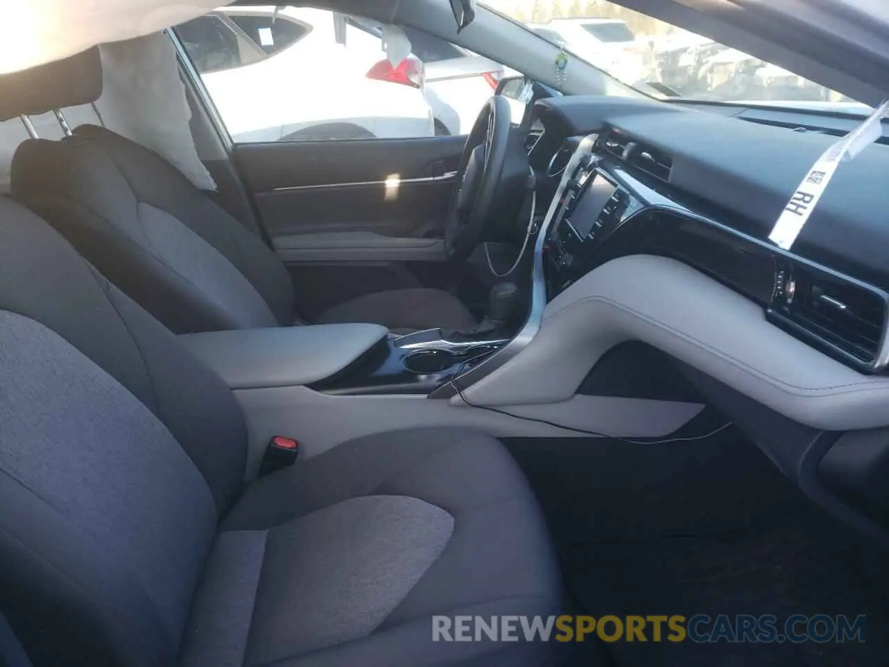 5 Фотография поврежденного автомобиля 4T1C11AK9LU938247 TOYOTA CAMRY 2020