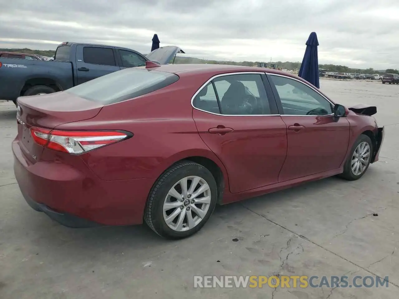 3 Photograph of a damaged car 4T1C11AK9LU942654 TOYOTA CAMRY 2020