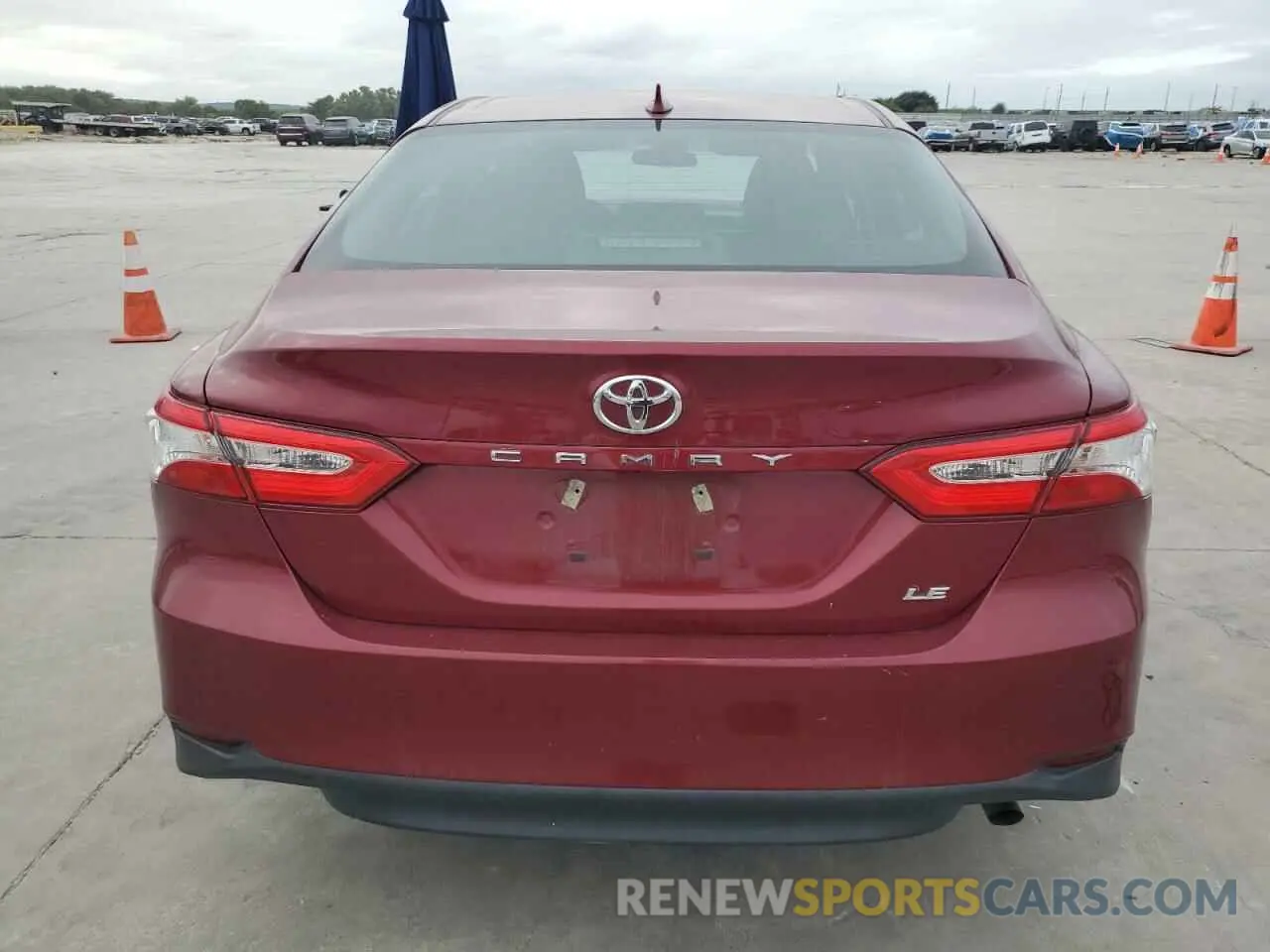 6 Photograph of a damaged car 4T1C11AK9LU942654 TOYOTA CAMRY 2020