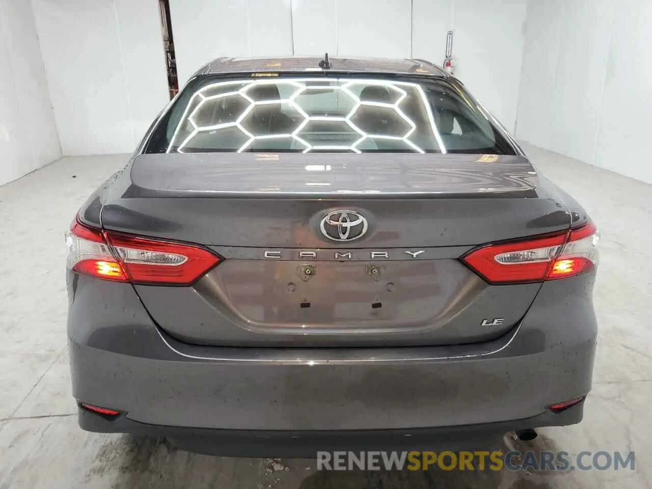 6 Photograph of a damaged car 4T1C11AK9LU968476 TOYOTA CAMRY 2020