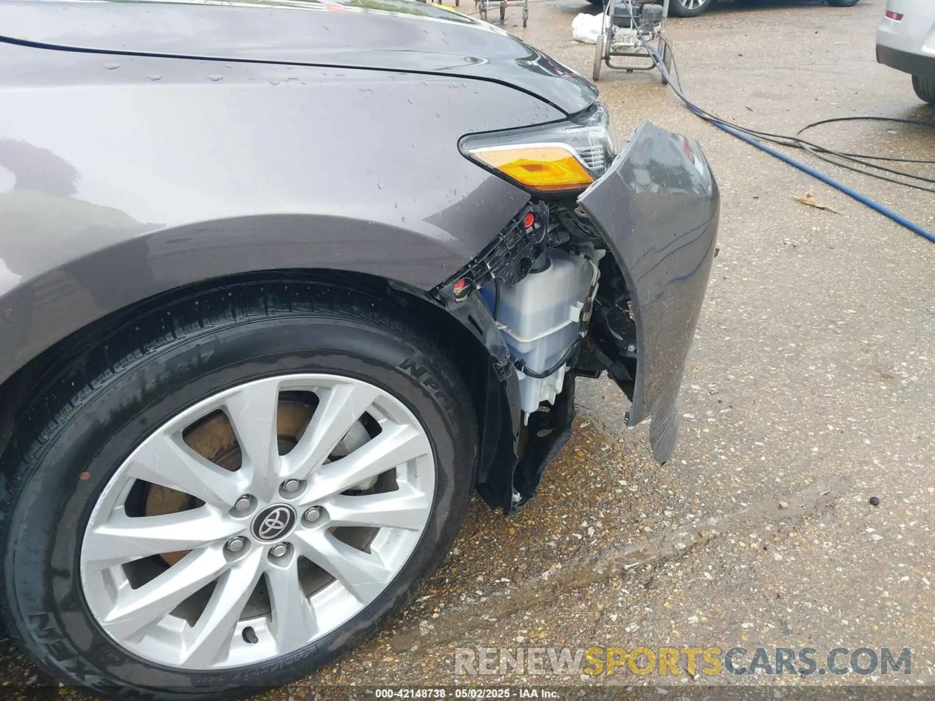 17 Photograph of a damaged car 4T1C11AK9LU980000 TOYOTA CAMRY 2020