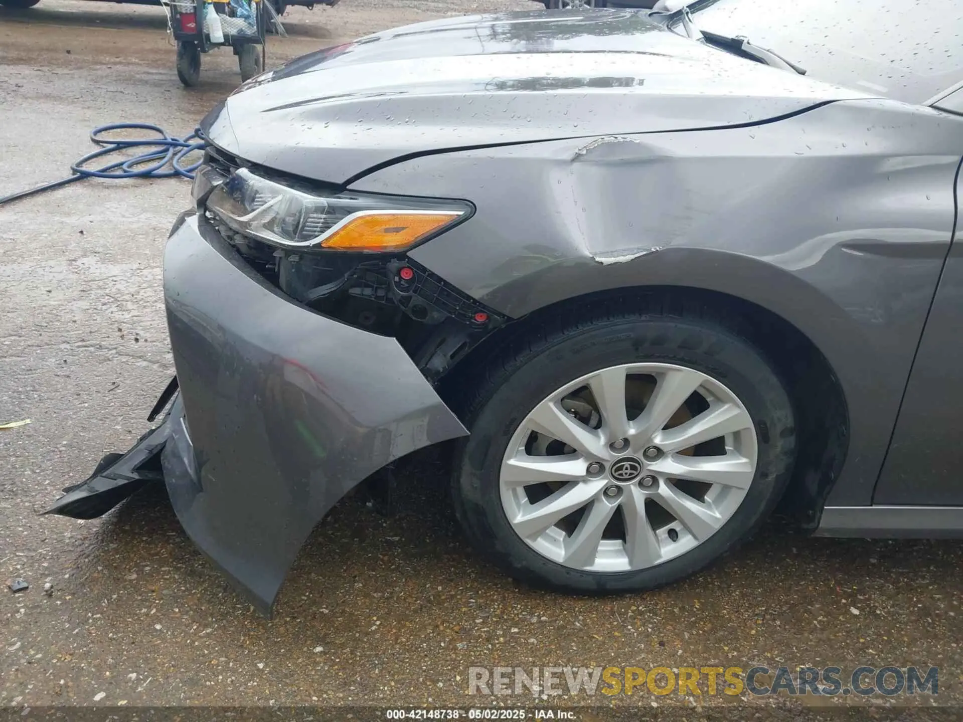 18 Photograph of a damaged car 4T1C11AK9LU980000 TOYOTA CAMRY 2020