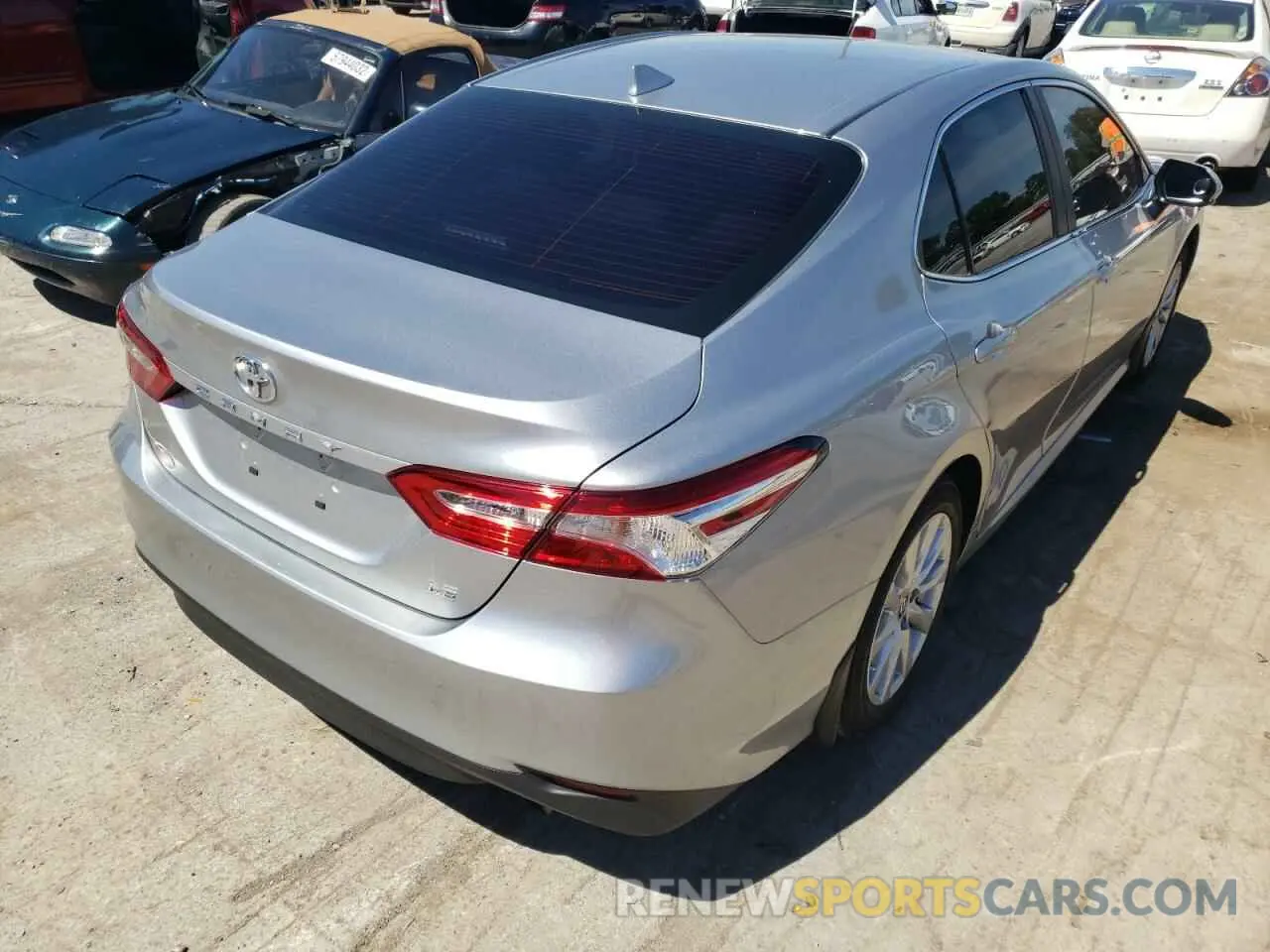 4 Фотография поврежденного автомобиля 4T1C11AK9LU995984 TOYOTA CAMRY 2020