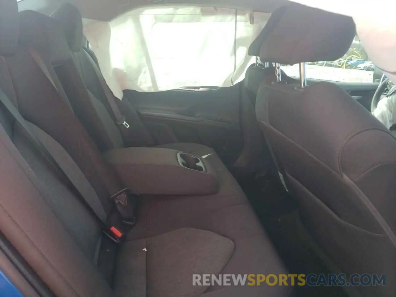 6 Photograph of a damaged car 4T1C11AKXLU327630 TOYOTA CAMRY 2020