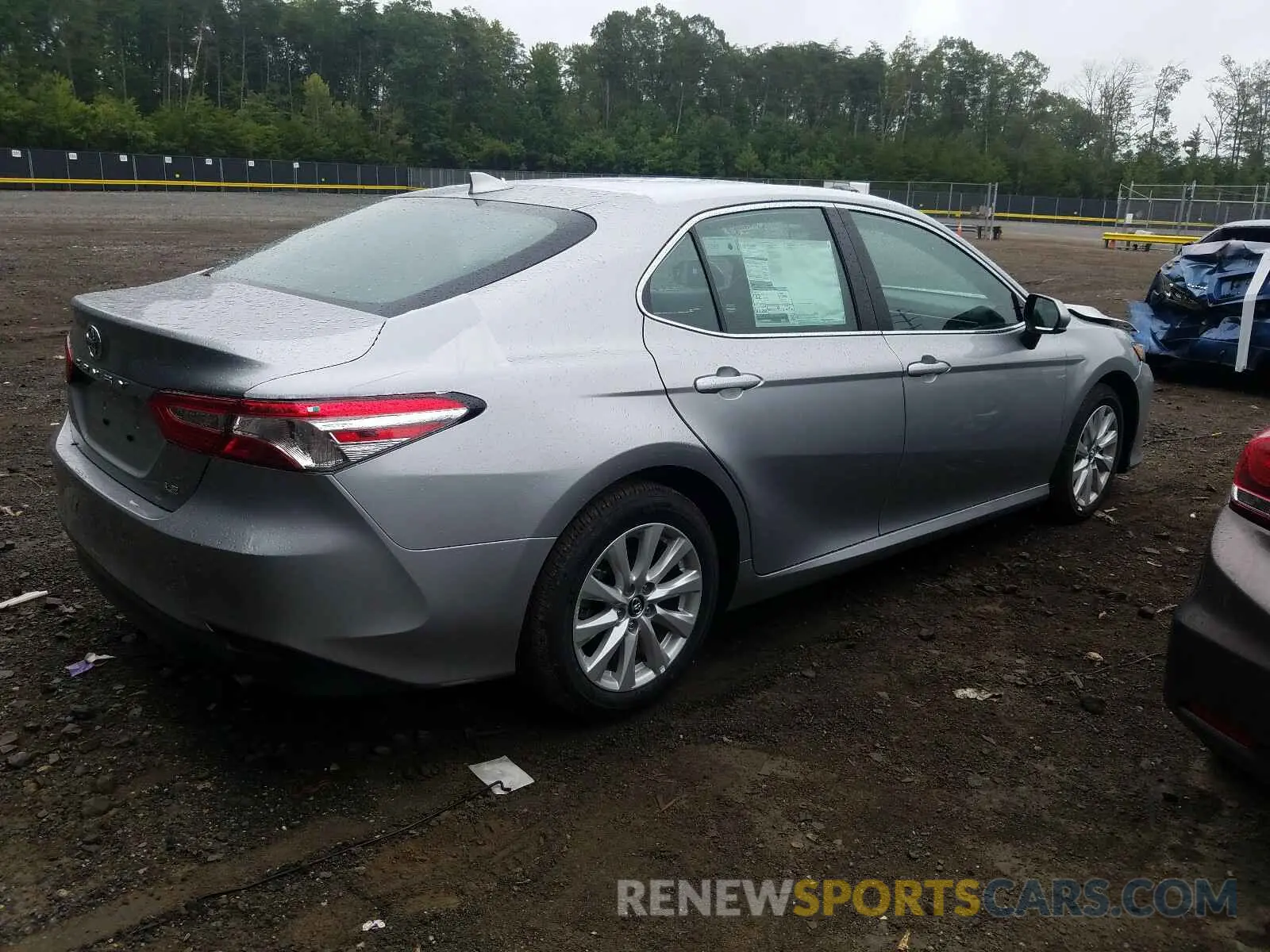 4 Photograph of a damaged car 4T1C11AKXLU338711 TOYOTA CAMRY 2020
