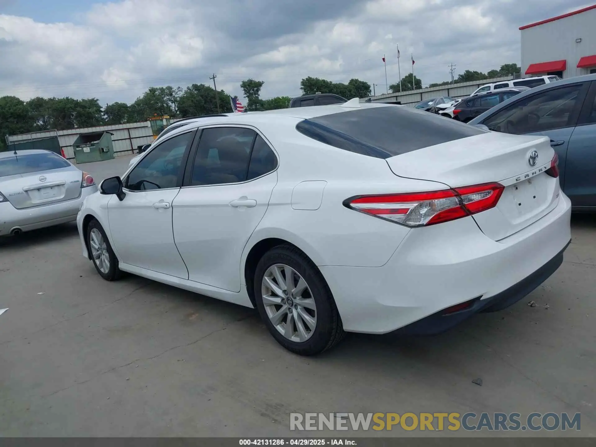 14 Фотография поврежденного автомобиля 4T1C11AKXLU349076 TOYOTA CAMRY 2020