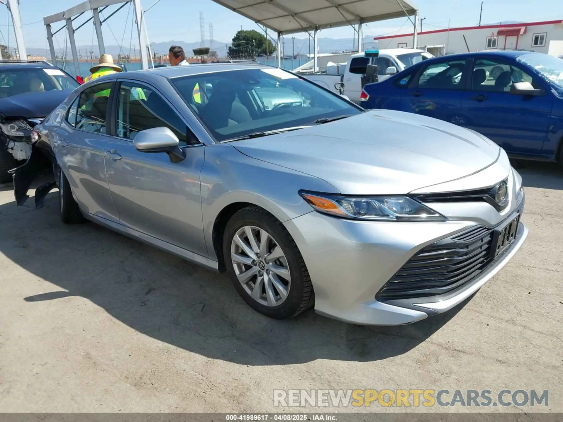 1 Фотография поврежденного автомобиля 4T1C11AKXLU366749 TOYOTA CAMRY 2020