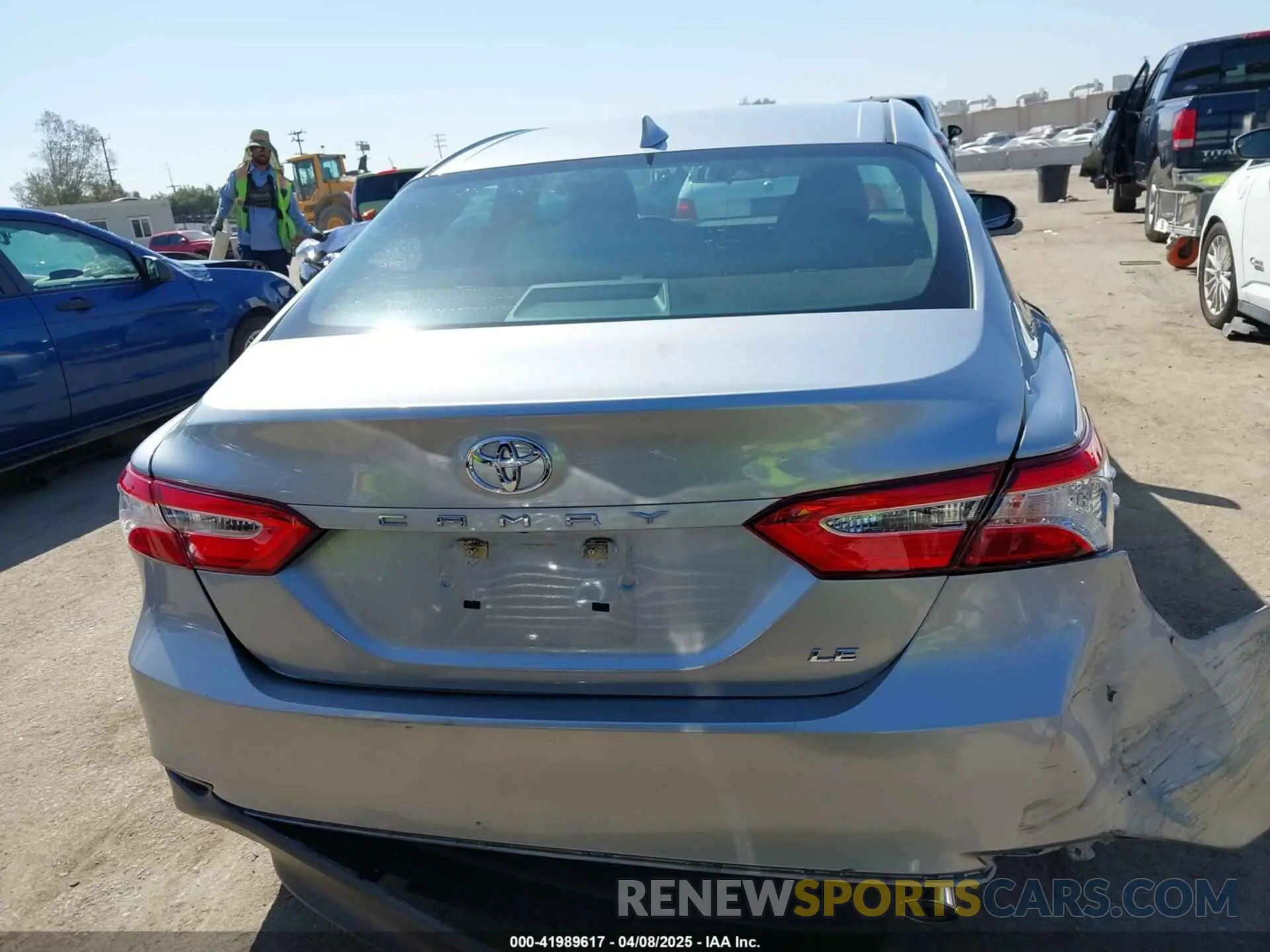 16 Фотография поврежденного автомобиля 4T1C11AKXLU366749 TOYOTA CAMRY 2020