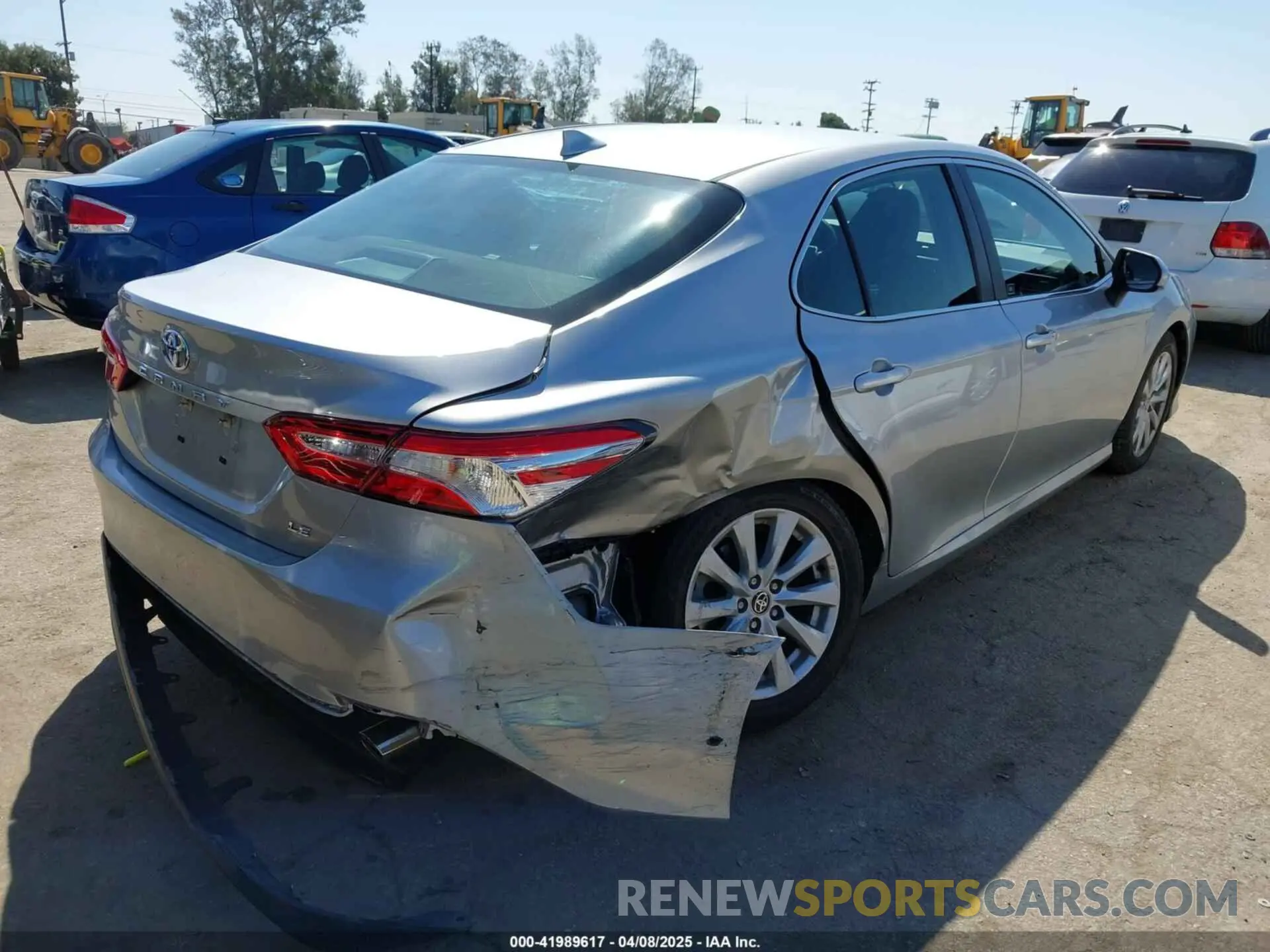 4 Фотография поврежденного автомобиля 4T1C11AKXLU366749 TOYOTA CAMRY 2020