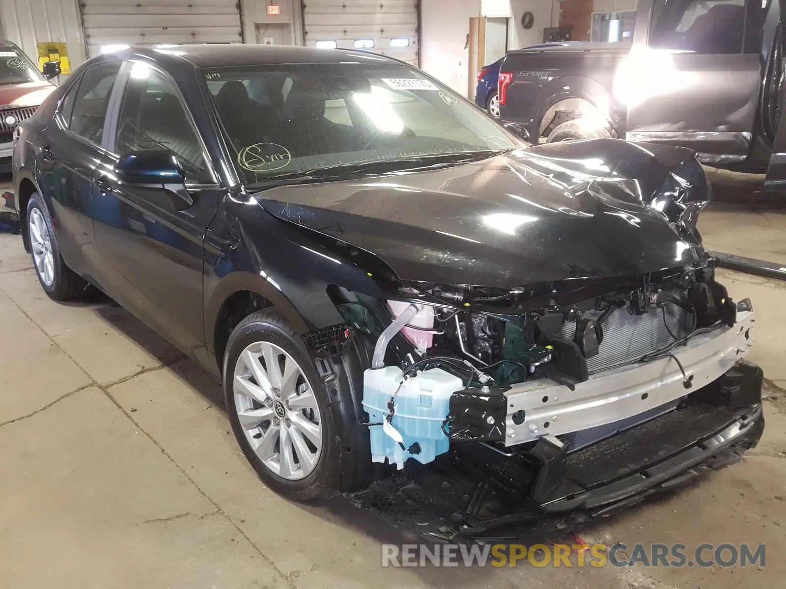 1 Photograph of a damaged car 4T1C11AKXLU392784 TOYOTA CAMRY 2020