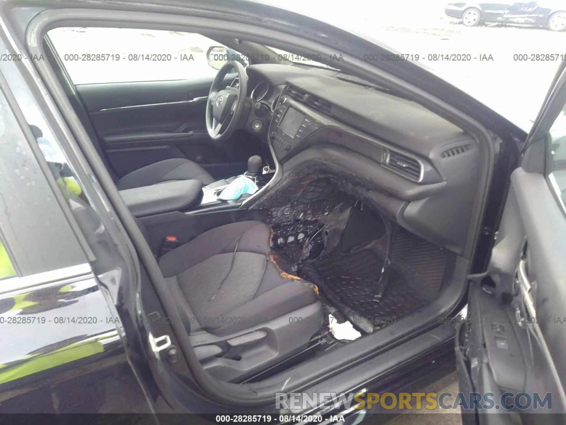 5 Photograph of a damaged car 4T1C11AKXLU870220 TOYOTA CAMRY 2020