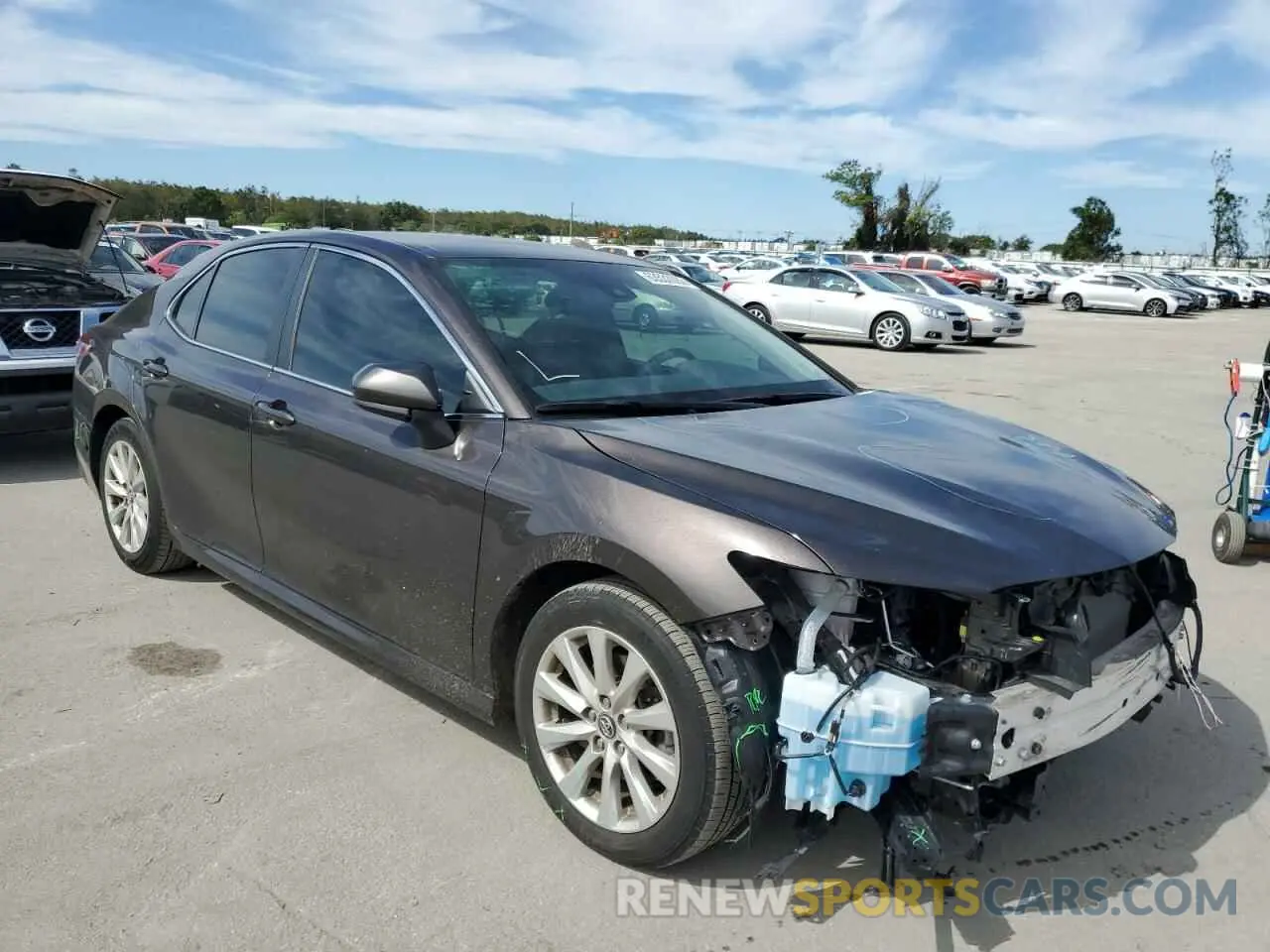1 Фотография поврежденного автомобиля 4T1C11AKXLU883016 TOYOTA CAMRY 2020