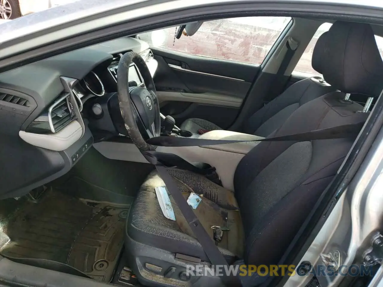 5 Photograph of a damaged car 4T1C11AKXLU912787 TOYOTA CAMRY 2020