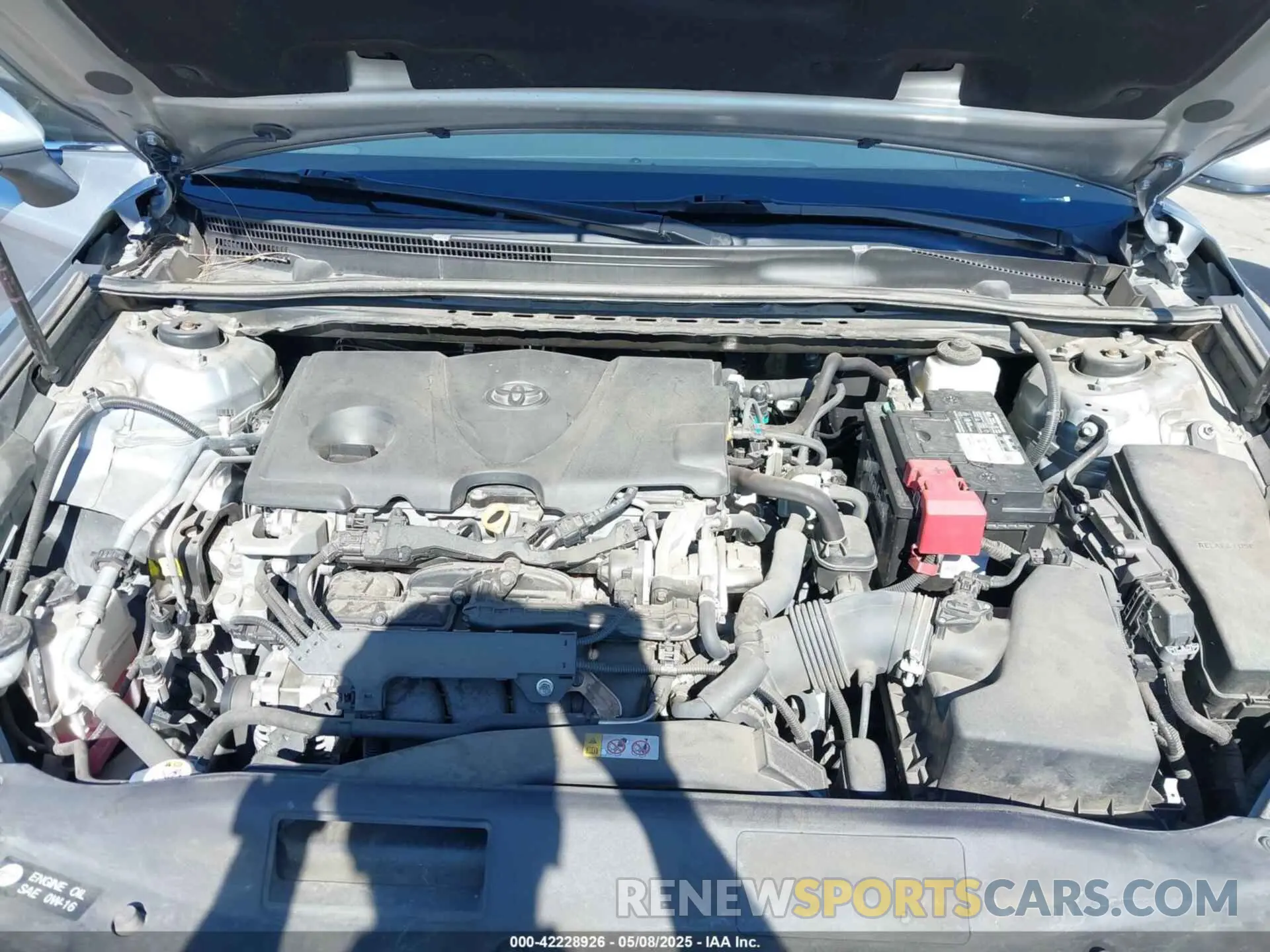 10 Photograph of a damaged car 4T1C11AKXLU913826 TOYOTA CAMRY 2020