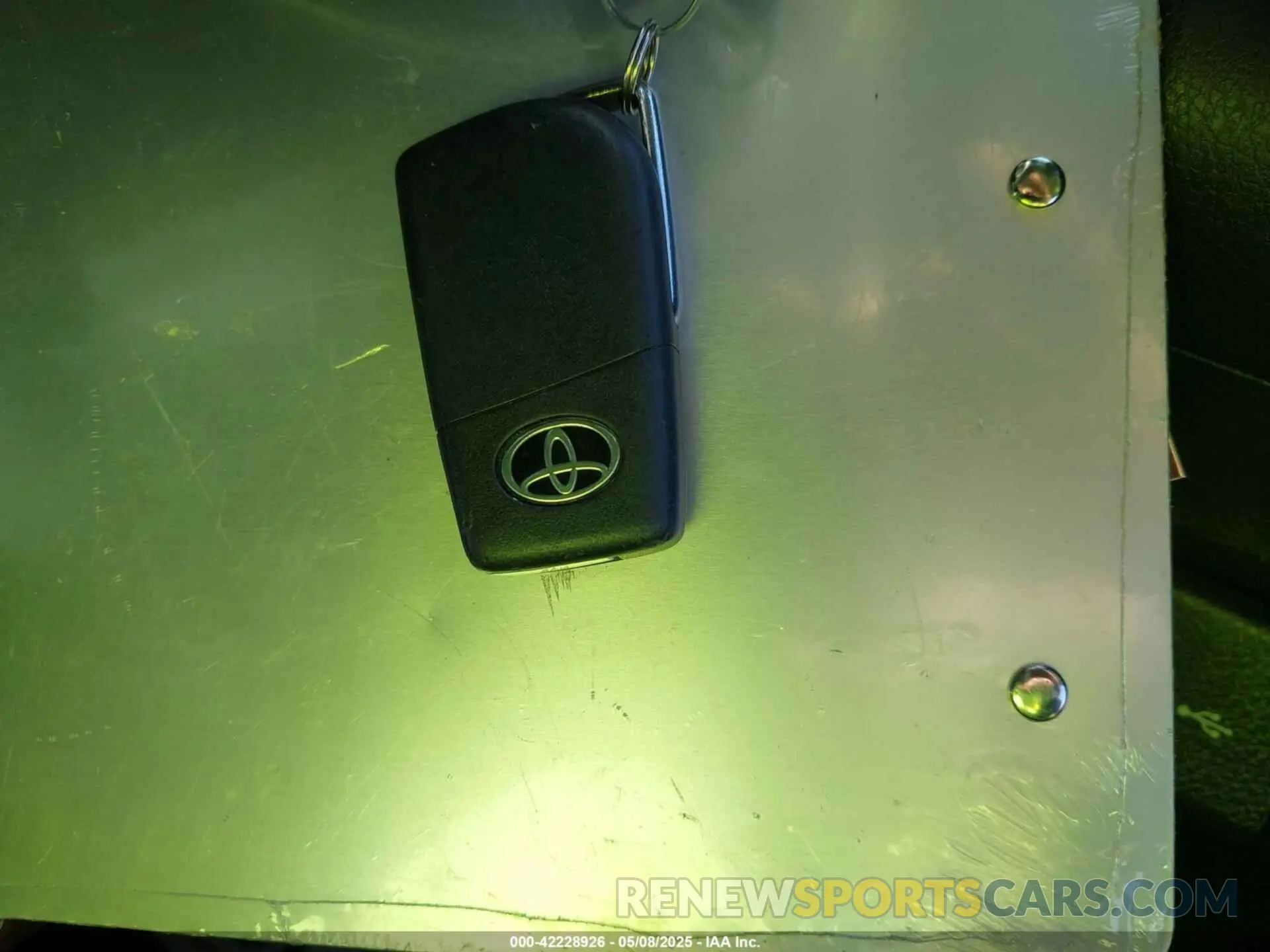 11 Photograph of a damaged car 4T1C11AKXLU913826 TOYOTA CAMRY 2020