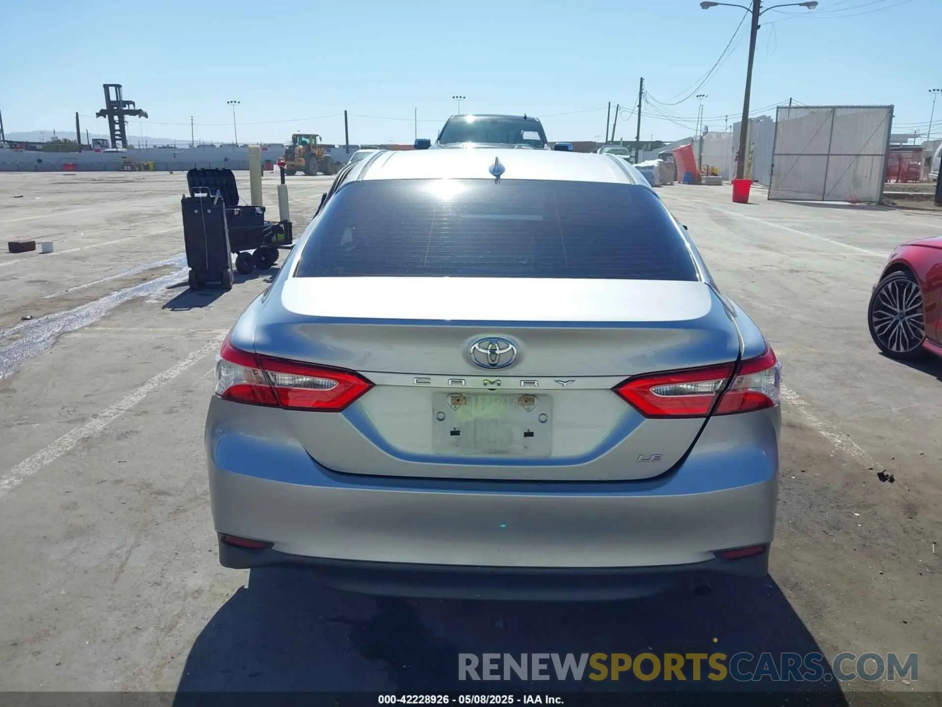 16 Photograph of a damaged car 4T1C11AKXLU913826 TOYOTA CAMRY 2020
