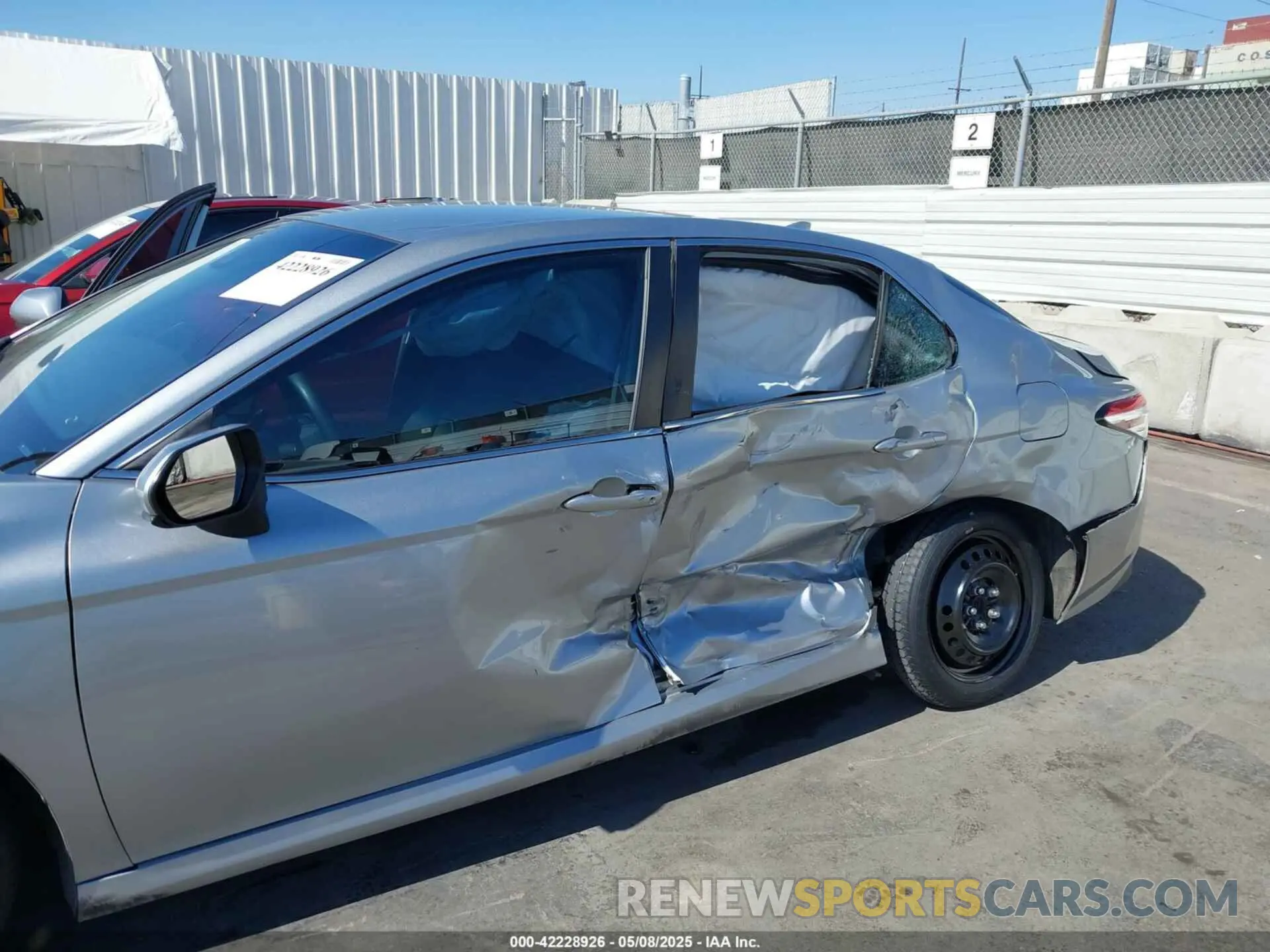 6 Photograph of a damaged car 4T1C11AKXLU913826 TOYOTA CAMRY 2020