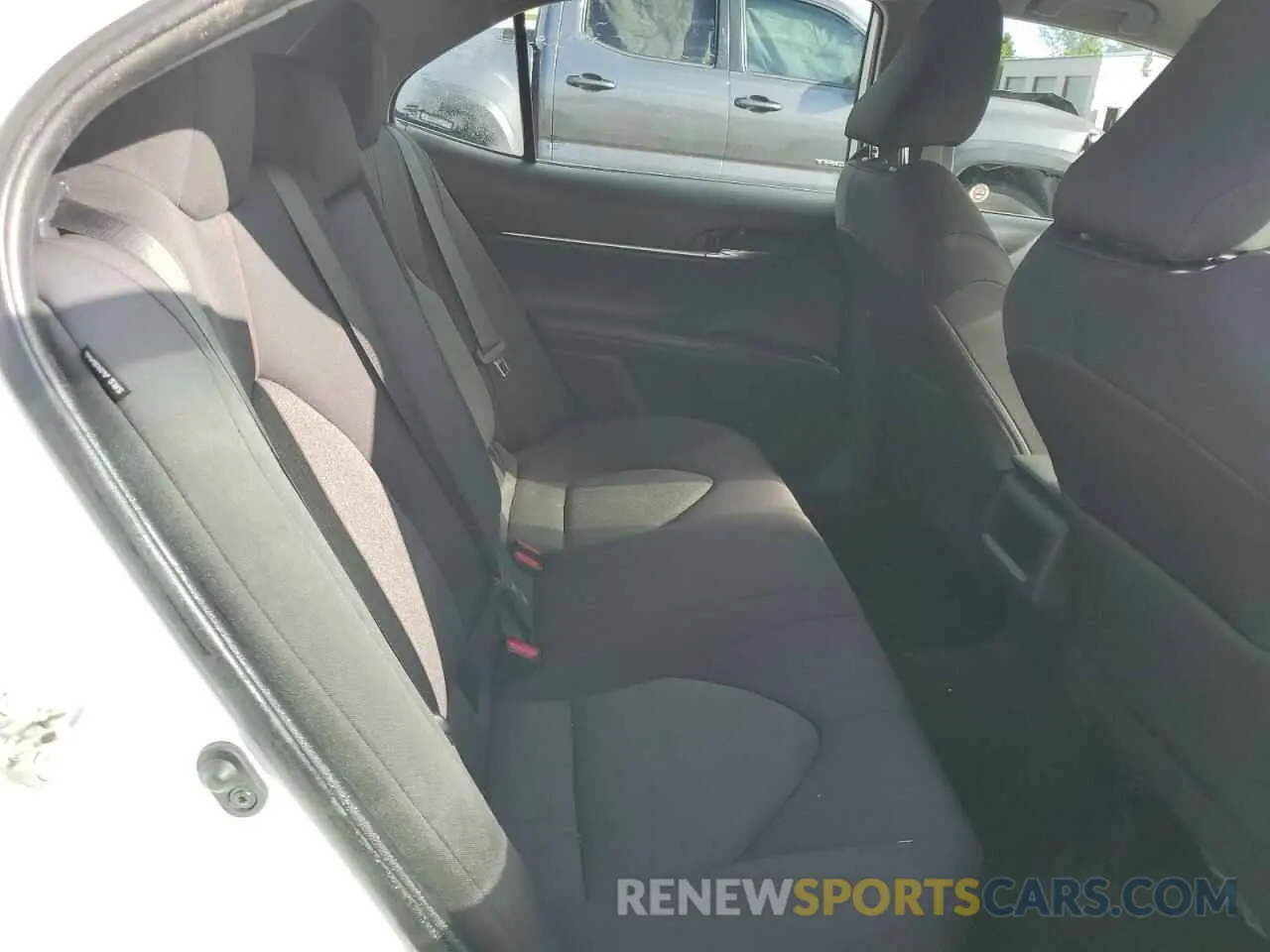 10 Photograph of a damaged car 4T1C11AKXLU930125 TOYOTA CAMRY 2020