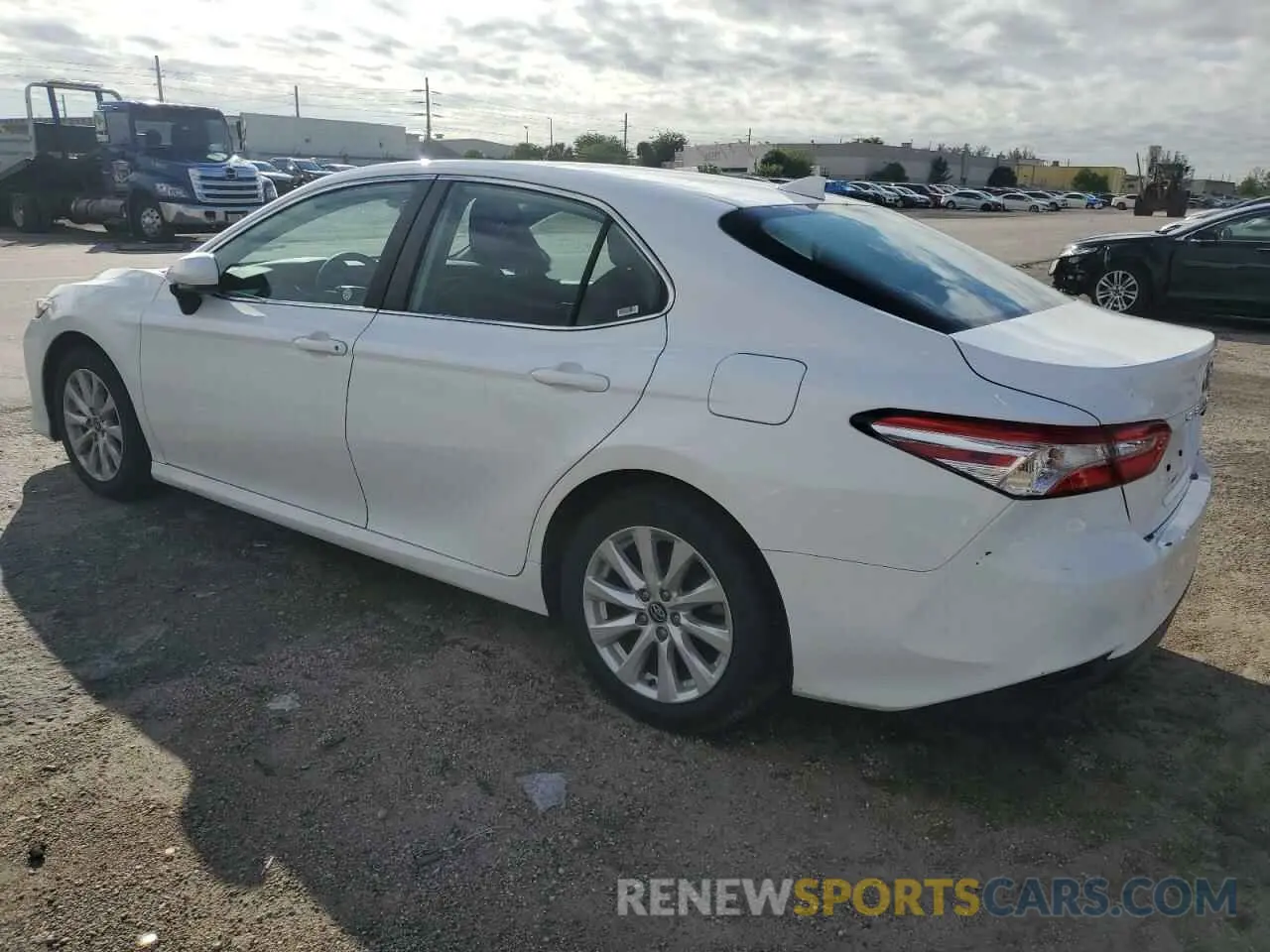 2 Photograph of a damaged car 4T1C11AKXLU930125 TOYOTA CAMRY 2020