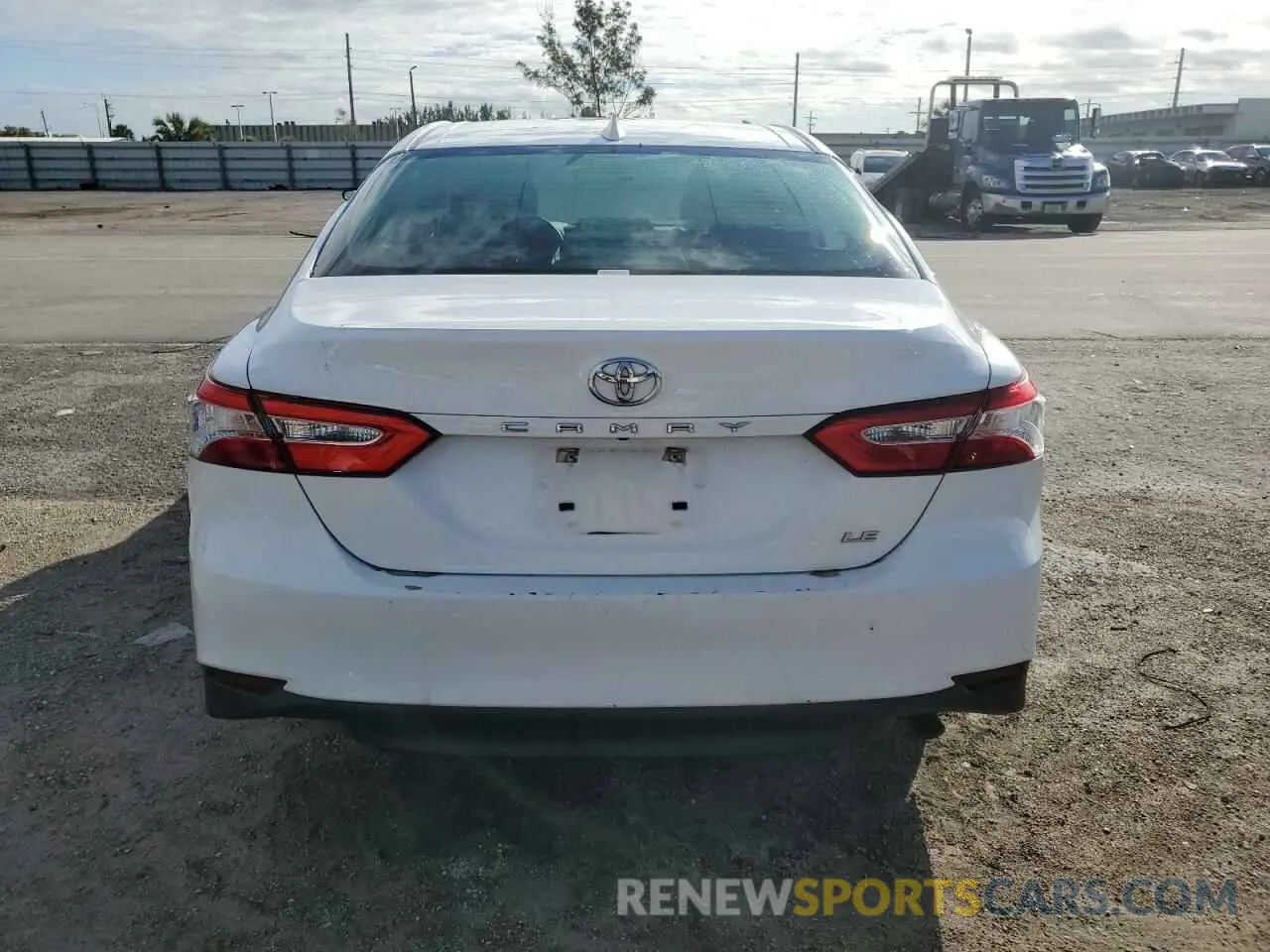 6 Photograph of a damaged car 4T1C11AKXLU930125 TOYOTA CAMRY 2020
