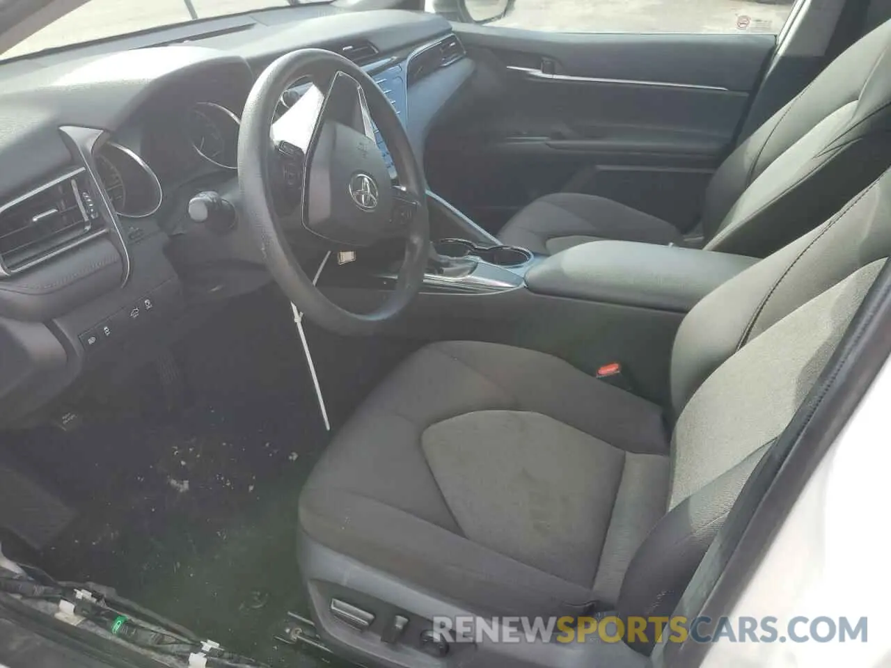 7 Photograph of a damaged car 4T1C11AKXLU930125 TOYOTA CAMRY 2020