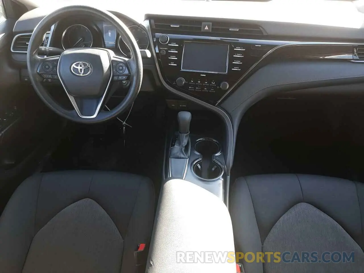 8 Фотография поврежденного автомобиля 4T1C11AKXLU932070 TOYOTA CAMRY 2020