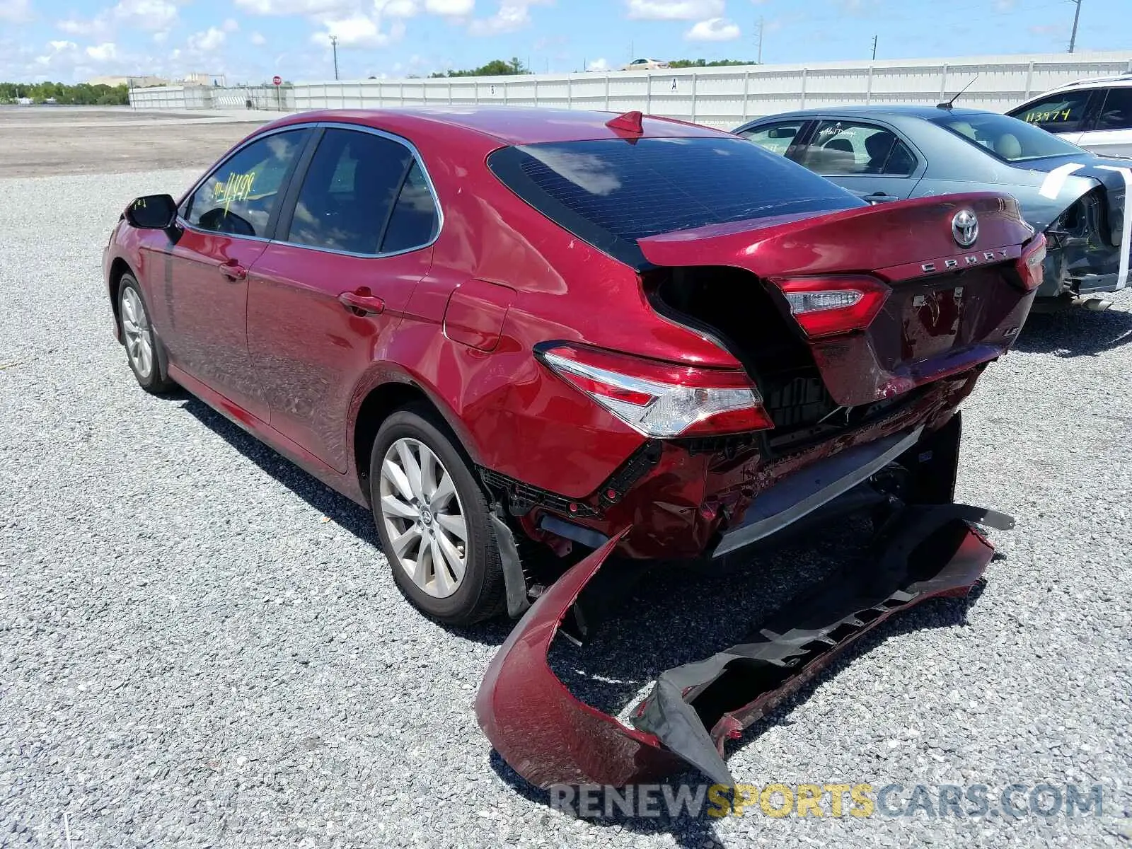 3 Photograph of a damaged car 4T1C11AKXLU937768 TOYOTA CAMRY 2020