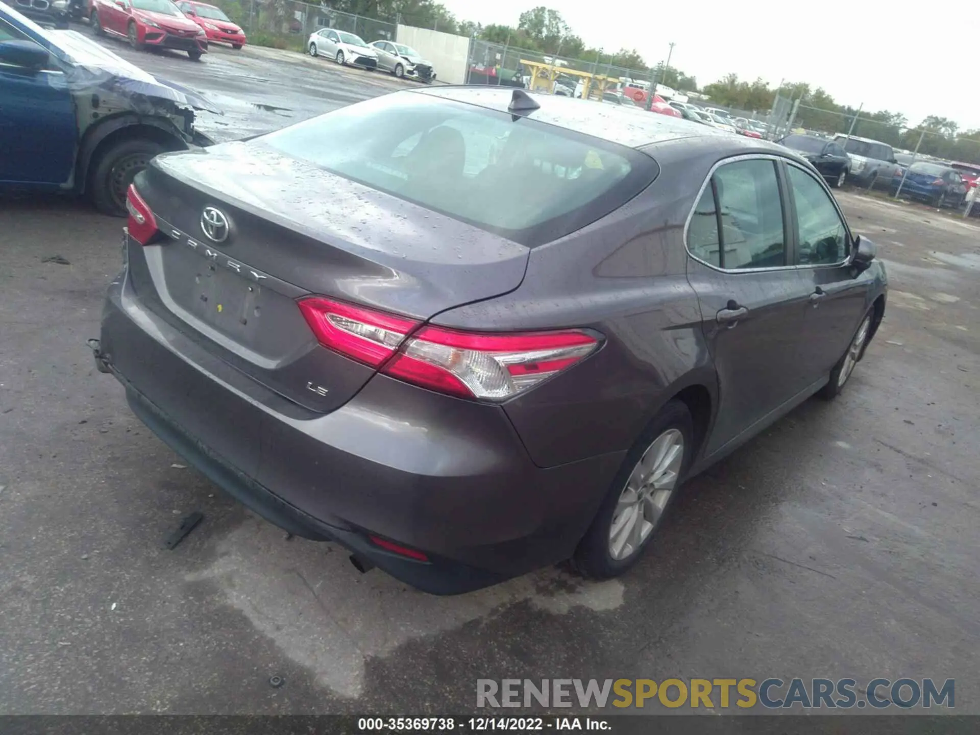 4 Photograph of a damaged car 4T1C11AKXLU942307 TOYOTA CAMRY 2020