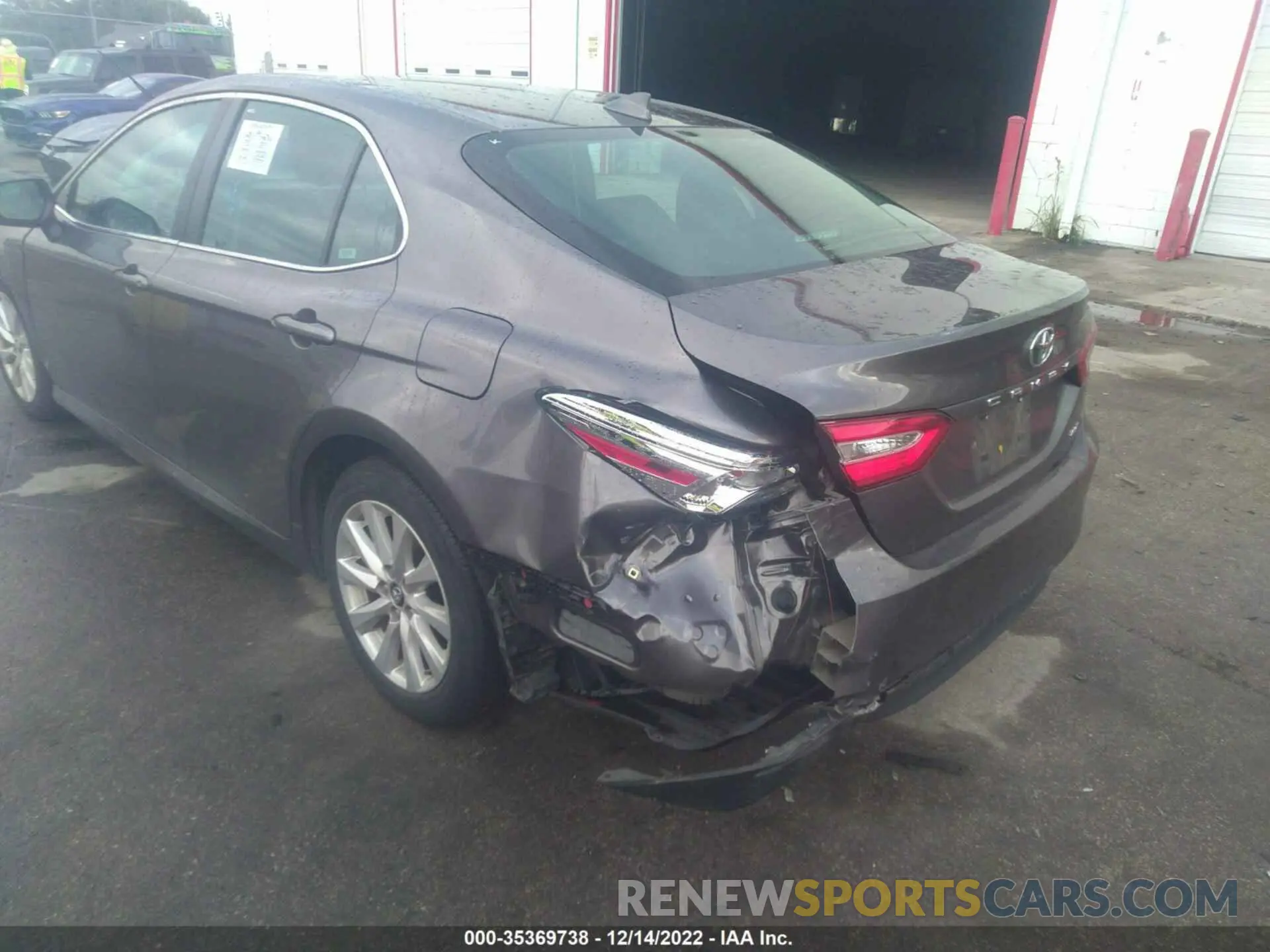 6 Photograph of a damaged car 4T1C11AKXLU942307 TOYOTA CAMRY 2020