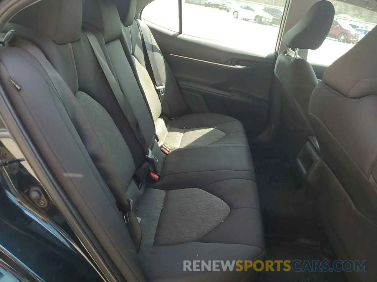 10 Photograph of a damaged car 4T1C11AKXLU947605 TOYOTA CAMRY 2020