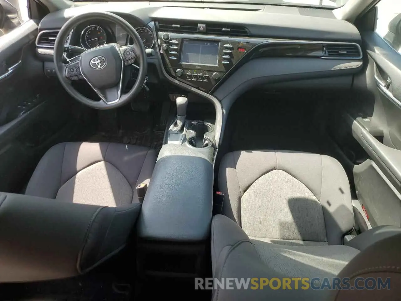8 Photograph of a damaged car 4T1C11AKXLU947605 TOYOTA CAMRY 2020