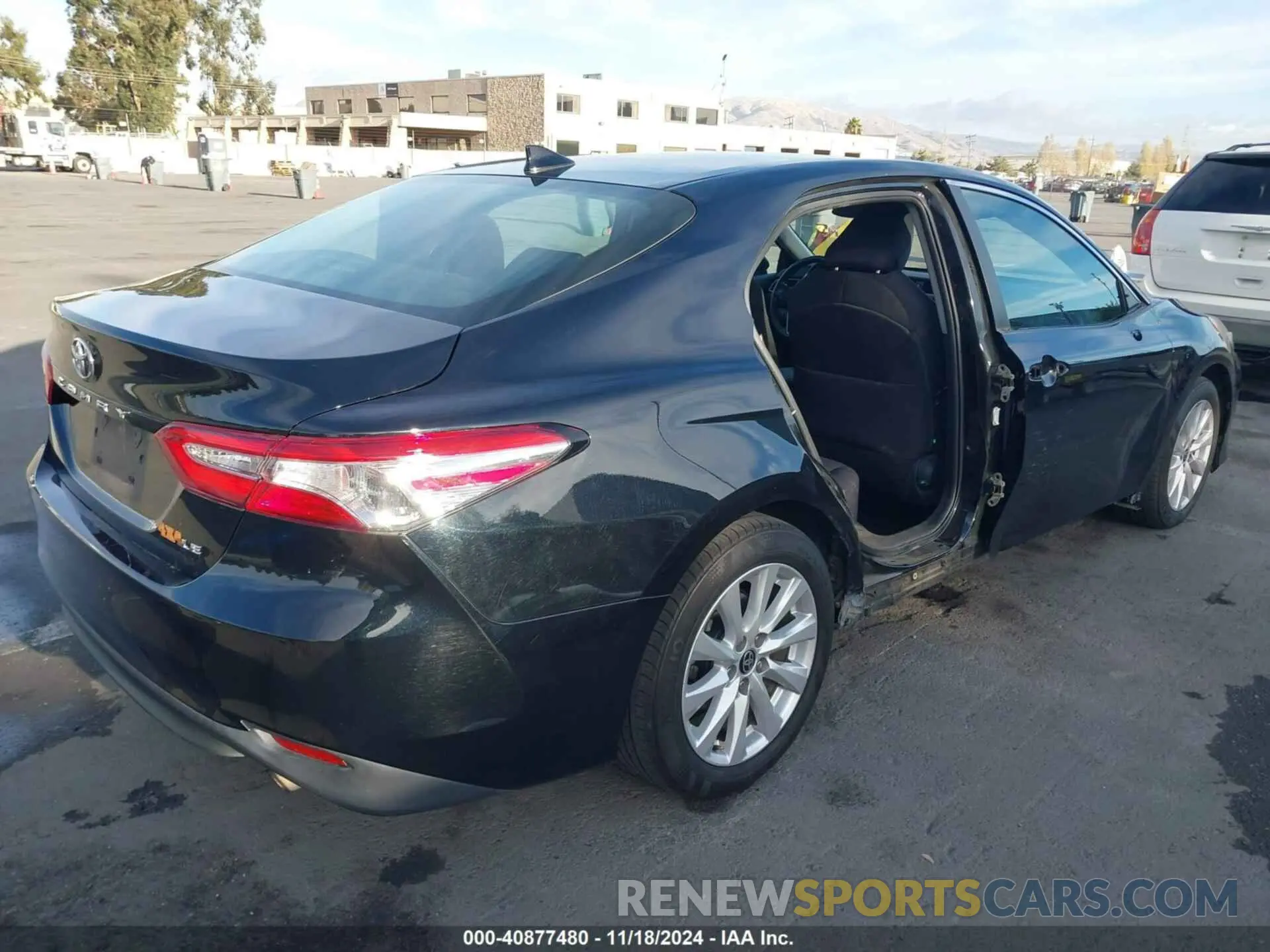 4 Photograph of a damaged car 4T1C11AKXLU960175 TOYOTA CAMRY 2020